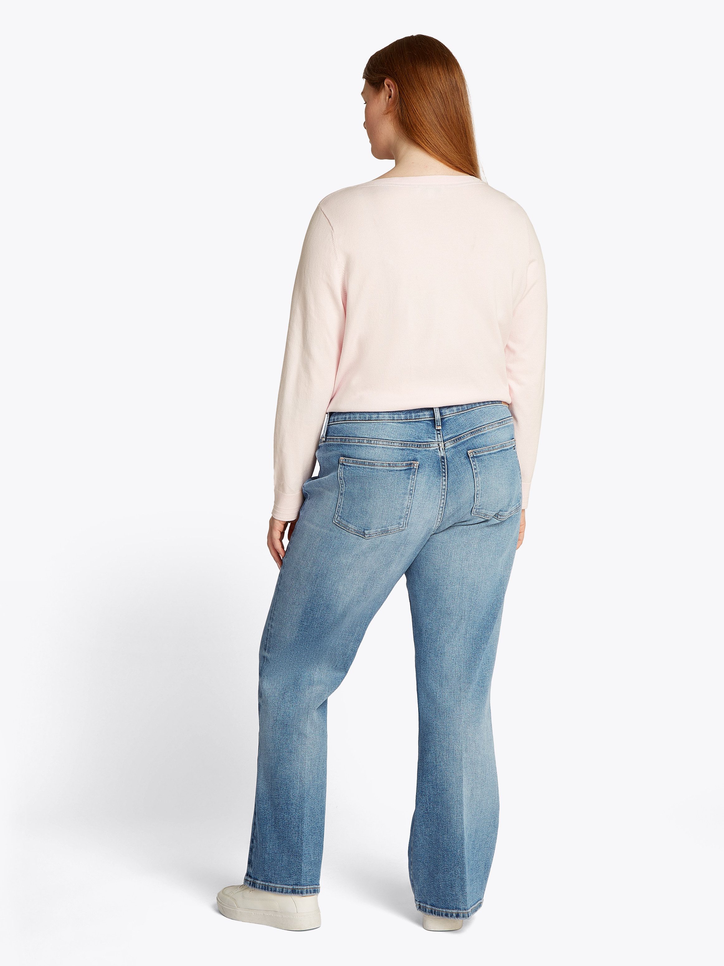 Tommy Hilfiger Curve Bootcut jeans CRV BOOTCUT RW TOBY in grote maten, tommy jeans logo-badge, stoned wash look