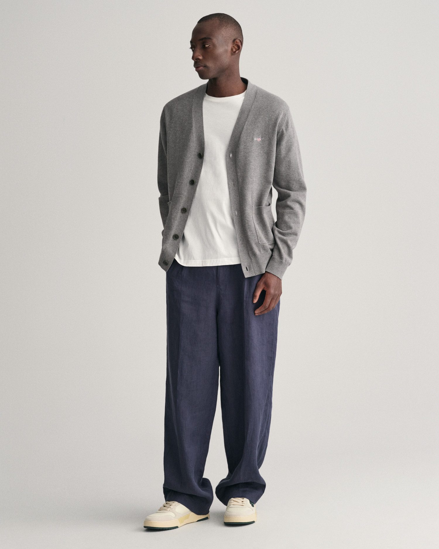 Gant Vest CLASSIC COTTON V-CARDIGAN Grafische GANT-borduursel op de borst