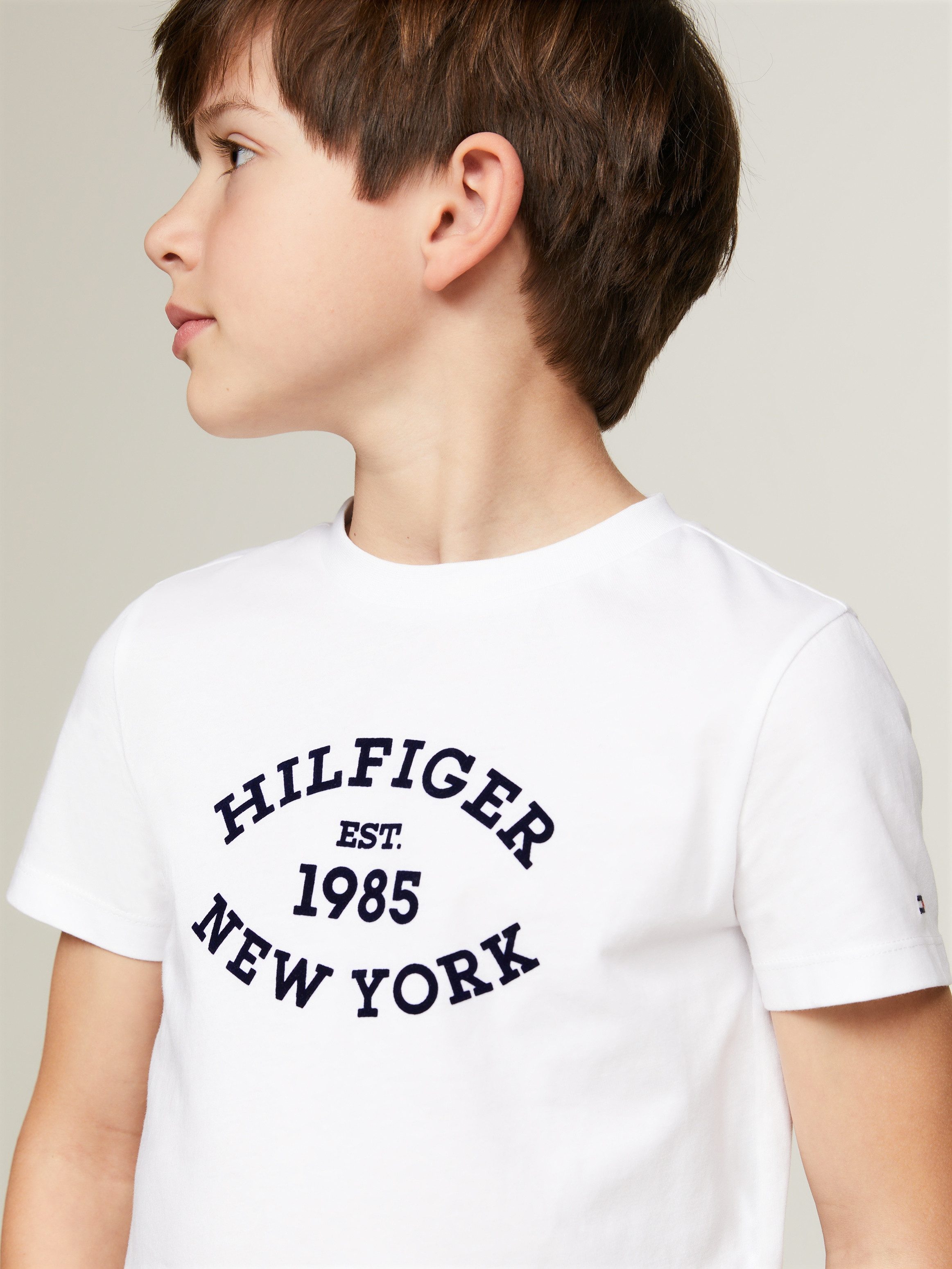 Tommy Hilfiger Shirt met korte mouwen MONOTYPE FLOCK REGULAR TEE SS Kinderen tot 16 jaar met logo-opdruk