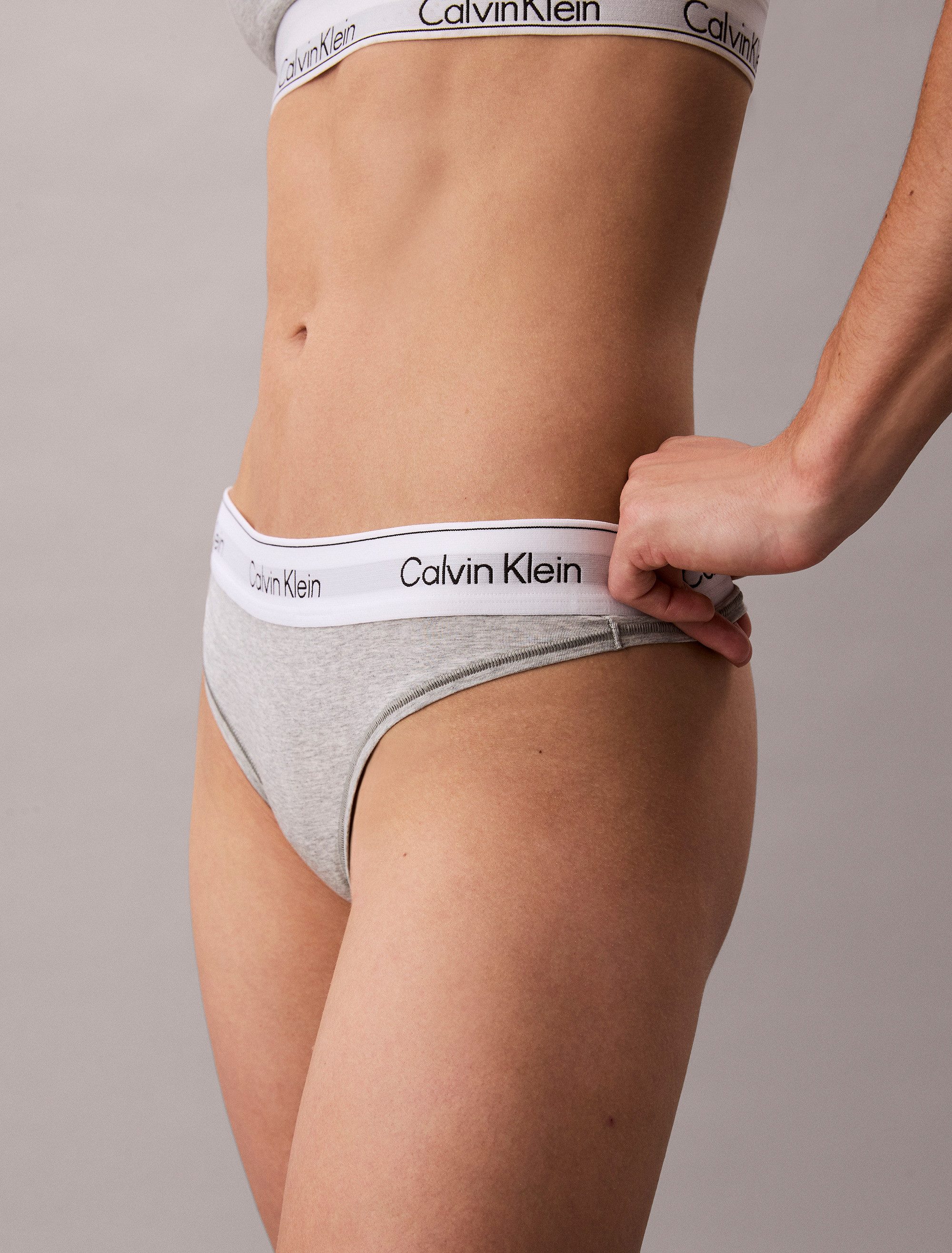 Calvin Klein String Modern Cotton met brede boord