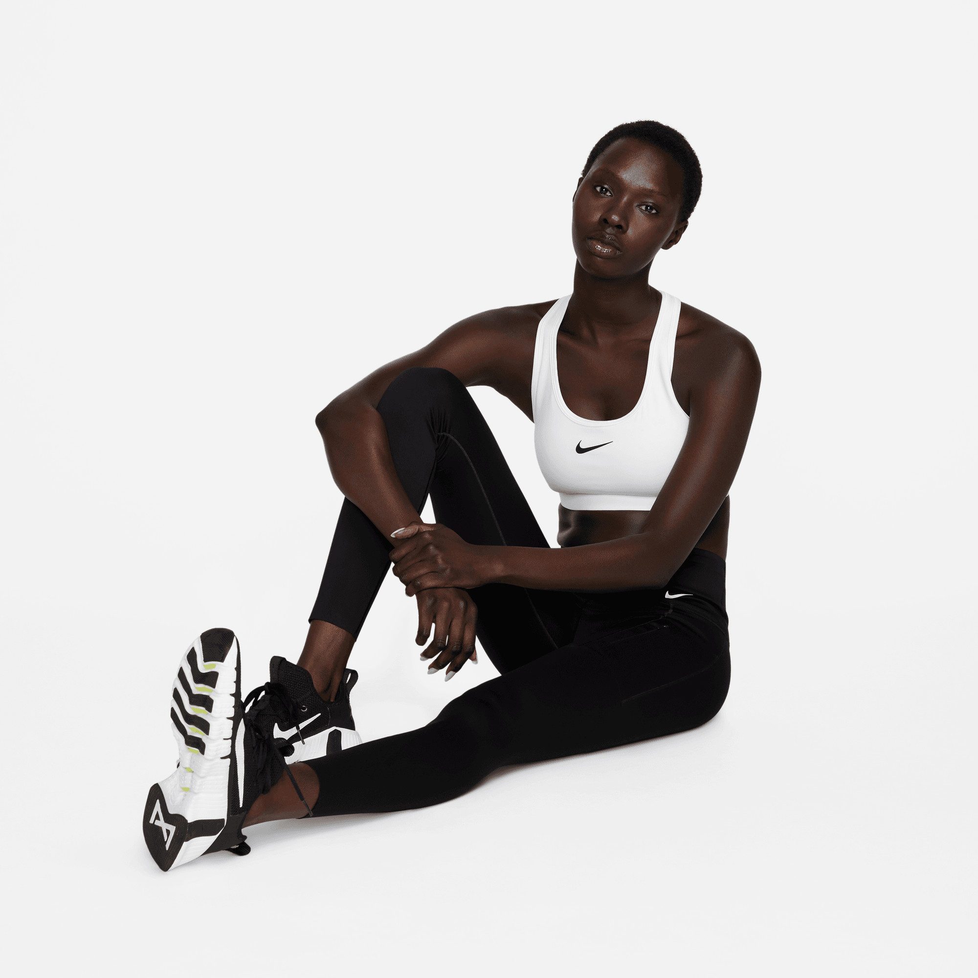 Nike Sport-bh SWOOSH MEDIUM SUPPORT WOMEN'S PADDED SPORTS BRA