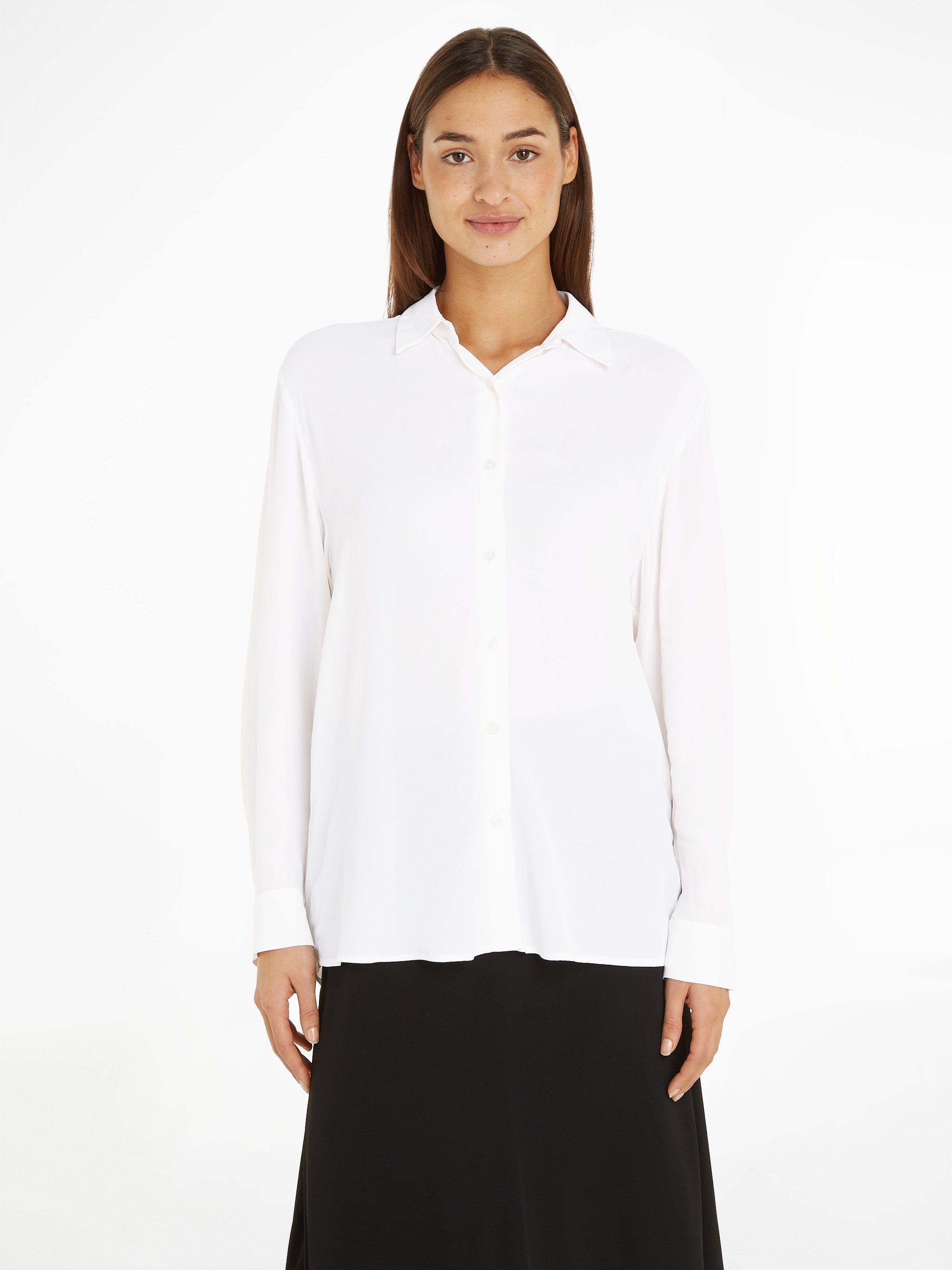 Tommy Hilfiger Overhemdblouse VISCOSE CREPE FLUID SHIRT LS met klein merklabel op de mouwafsluiting