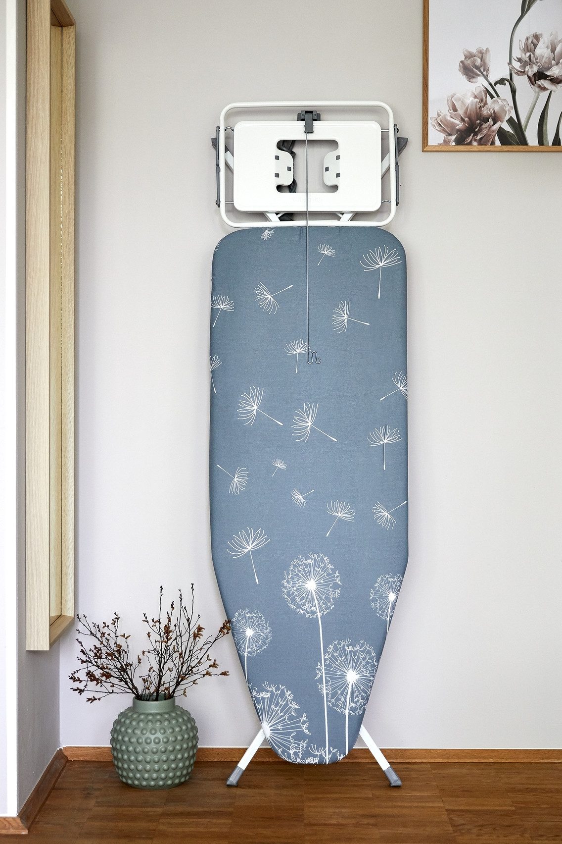 WENKO Strijkplank Model Professional met kabelgeleiding en stopcontact