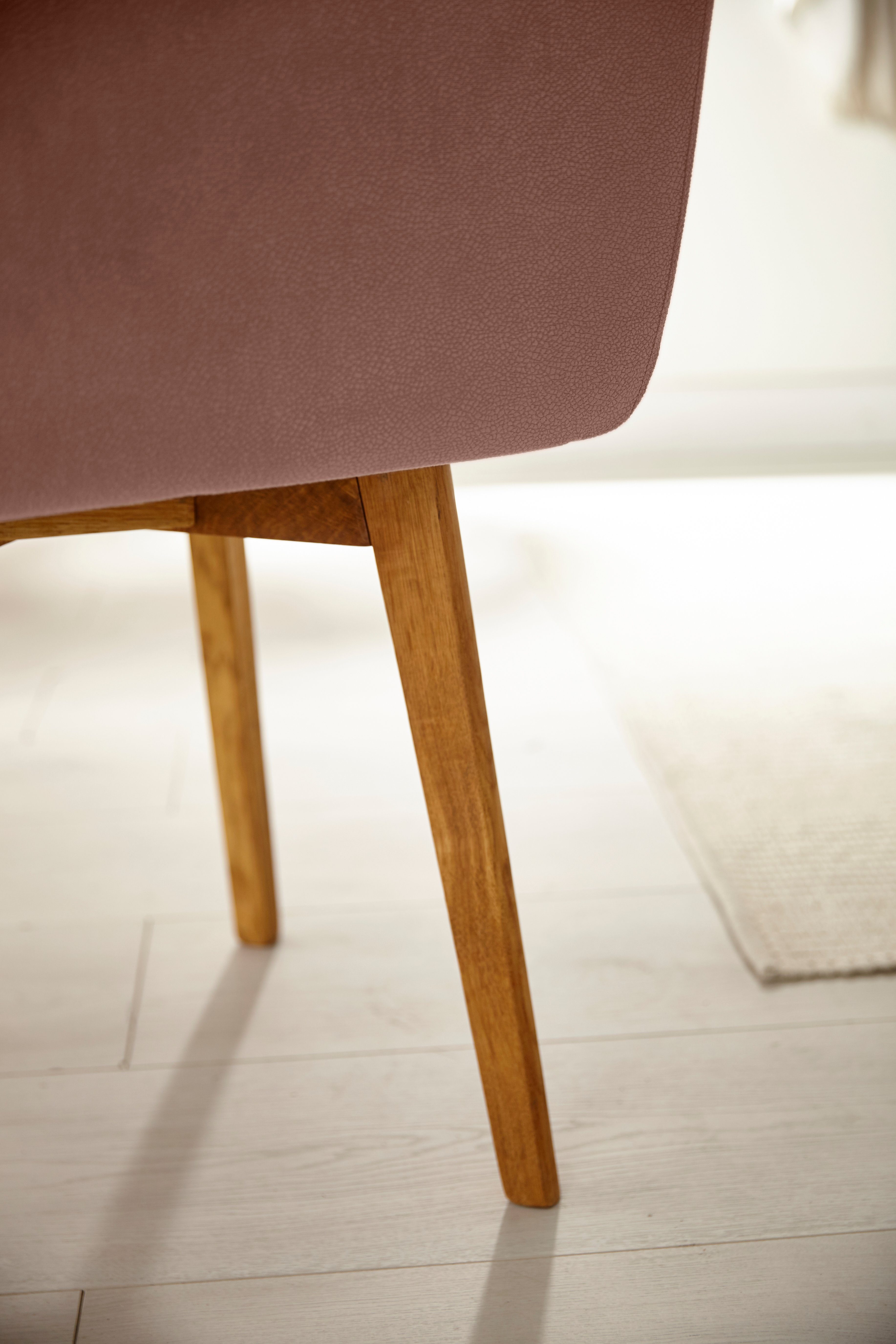 OTTO products Stoel met armleuningen Alessja Bekleding van microvezel, frame van eiken massief hout (set, 2 stuks)