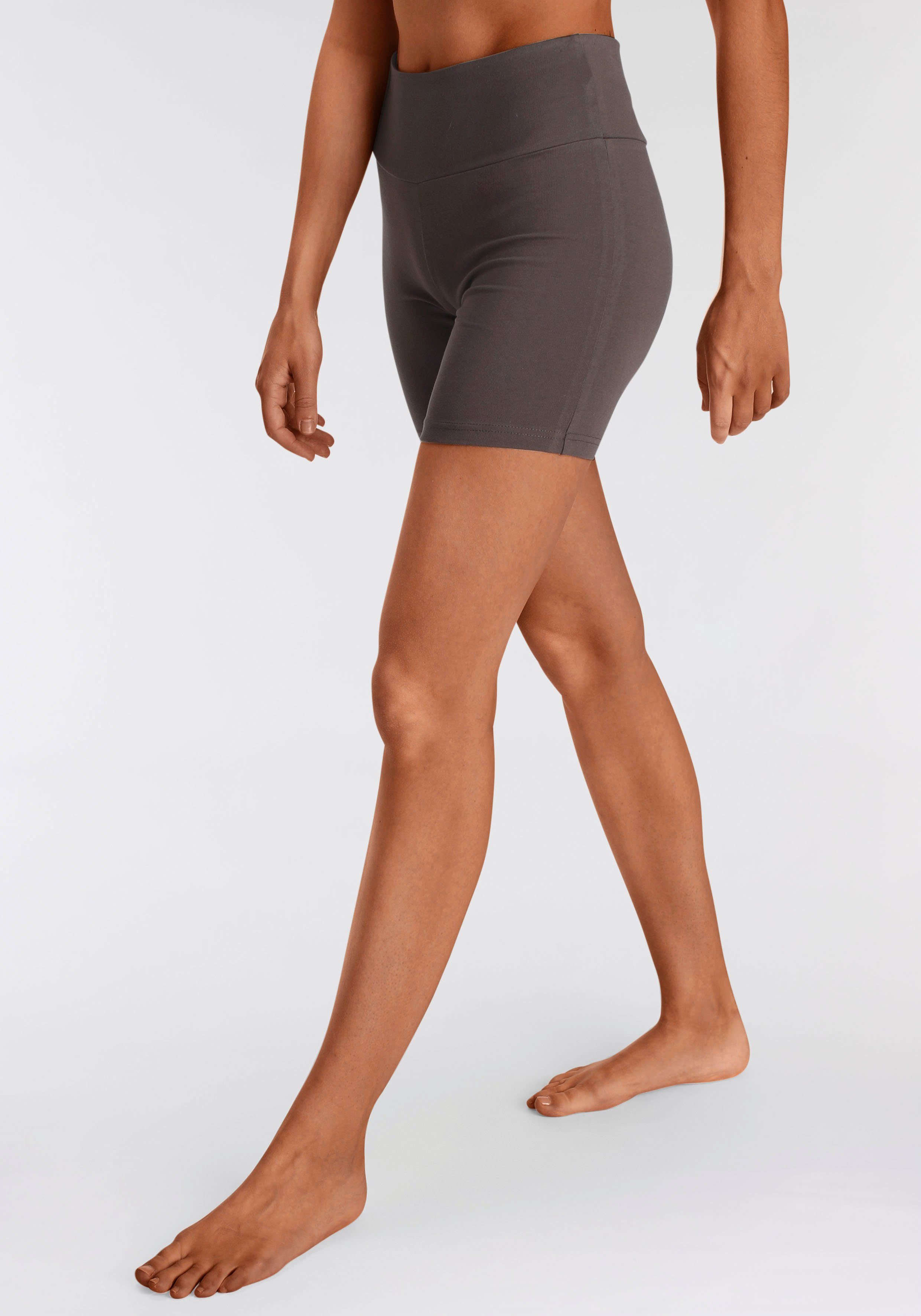 Lascana Short met brede boord en logoprint