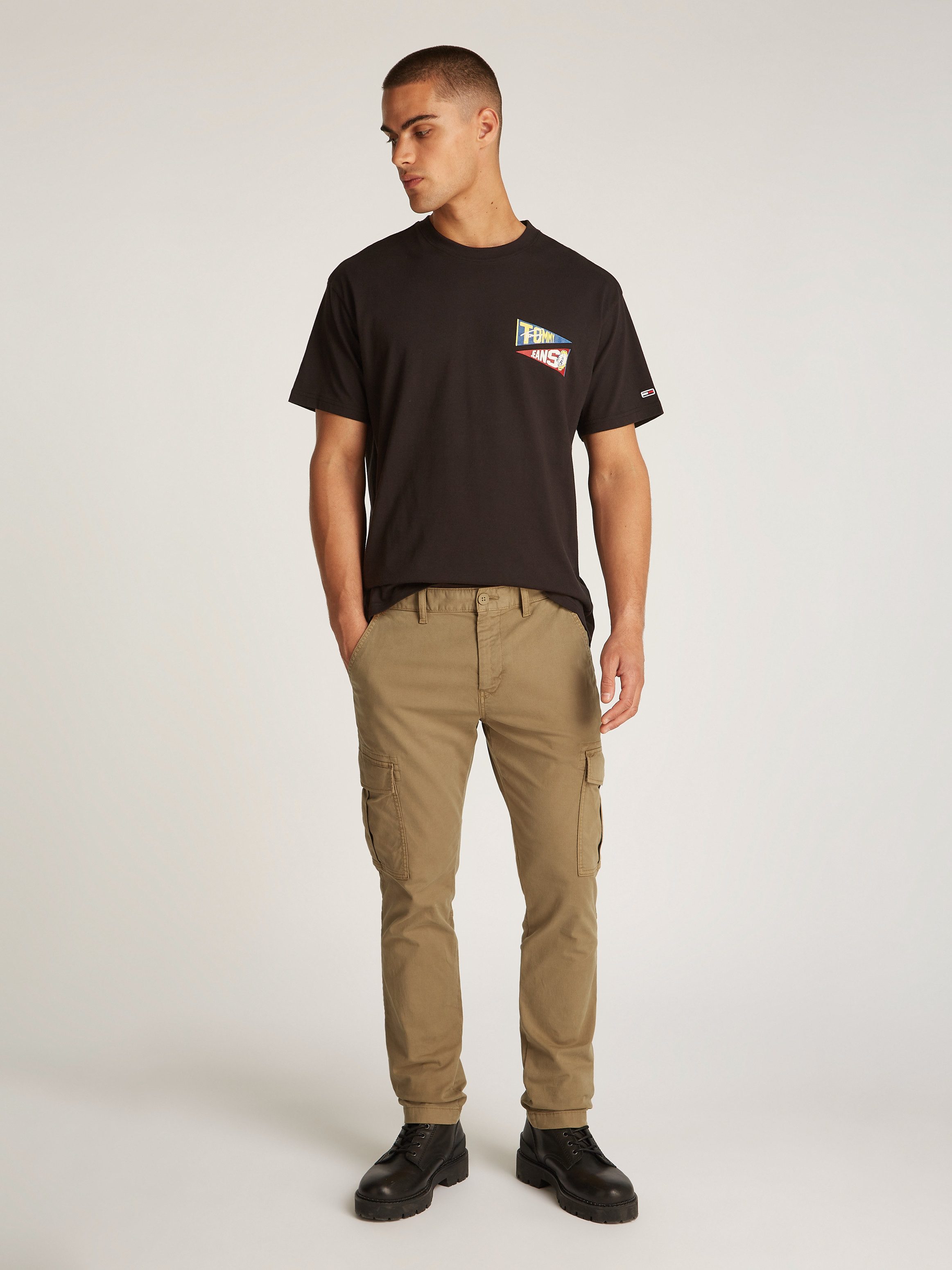 TOMMY JEANS Cargobroek TJM AUSTIN CARGO met geborduurd logo