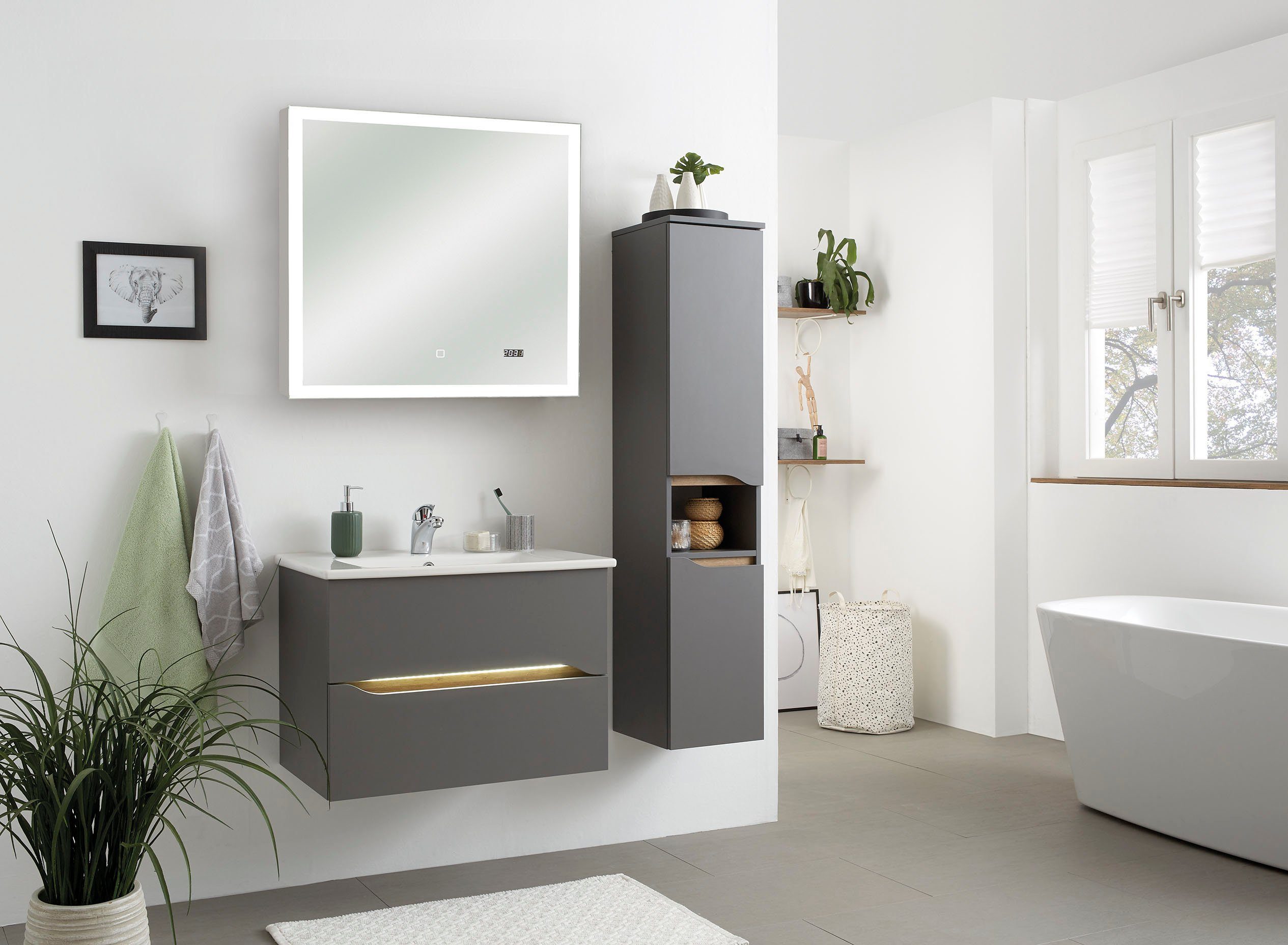 Saphir Badkamerserie Quickset 3-delig, keramieken wastafelonderkast met led-spiegel met halfhoge kast, inclusief deurdemper, 2 deuren, 1 nis, 2 laden (5-delig)