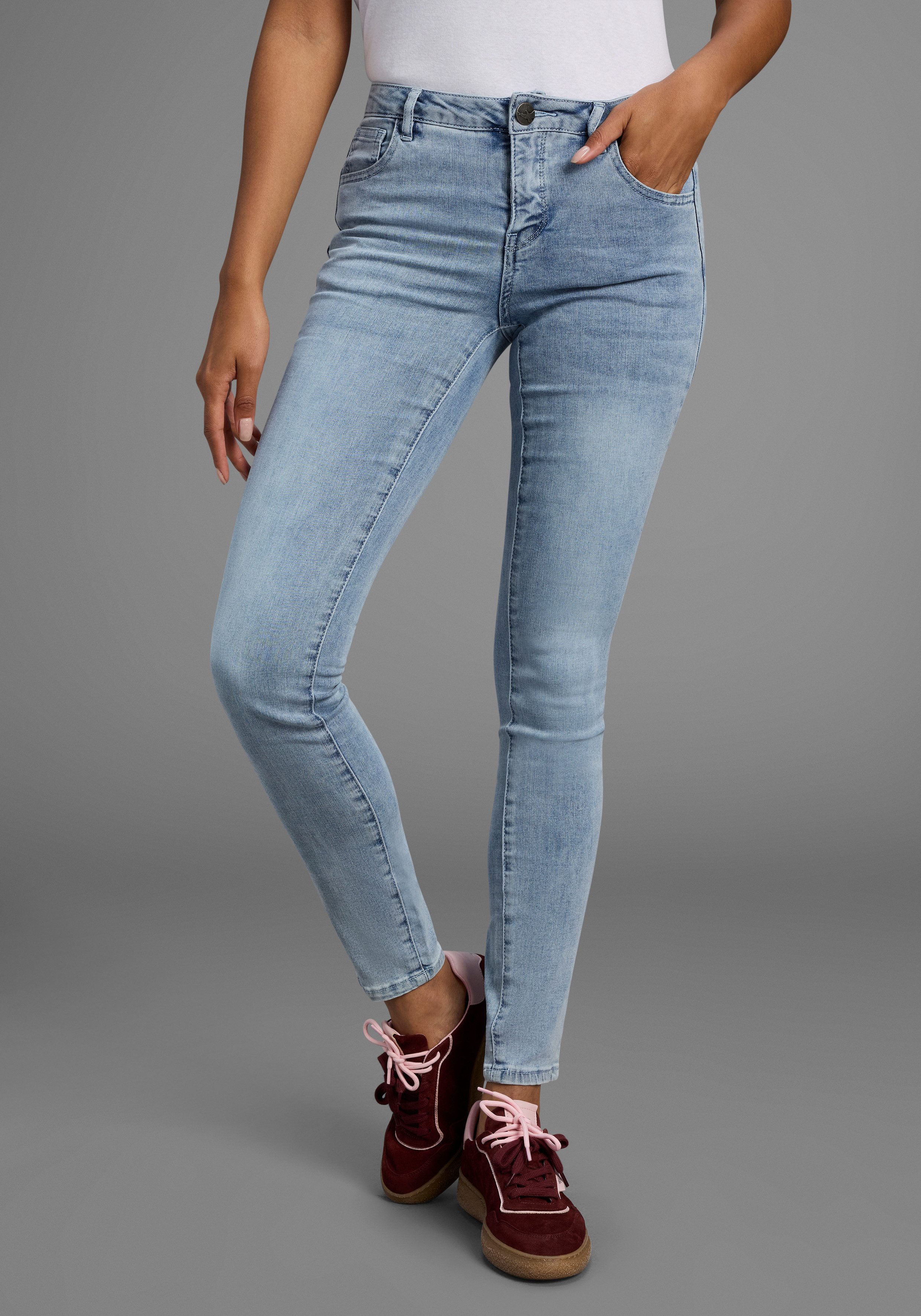 Arizona Skinny fit jeans Ultra Stretch extra-strakke been verloop, normale taille, met steekzakken