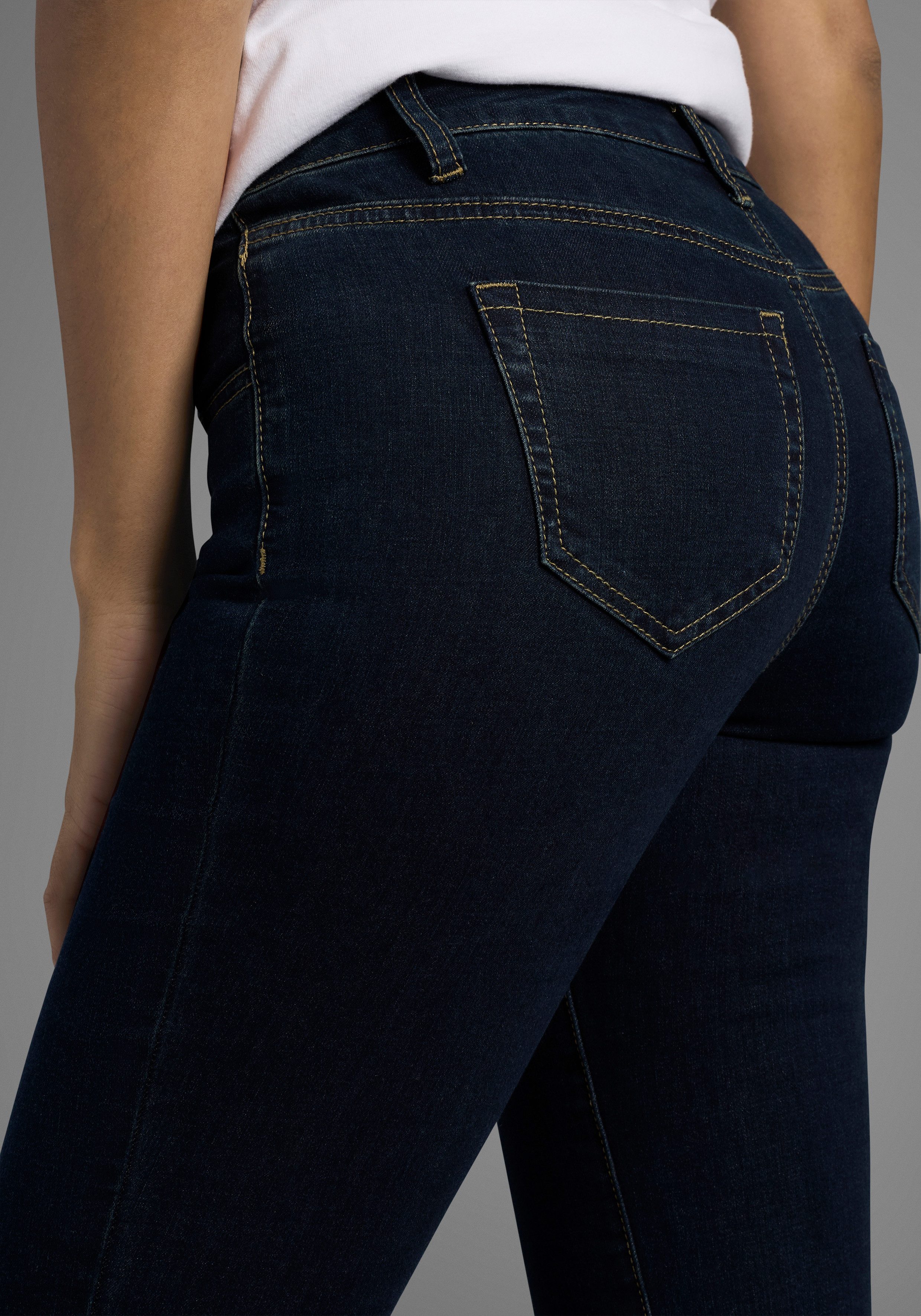 Arizona Skinny fit jeans Ultra Stretch extra-strakke been verloop, normale taille, met steekzakken