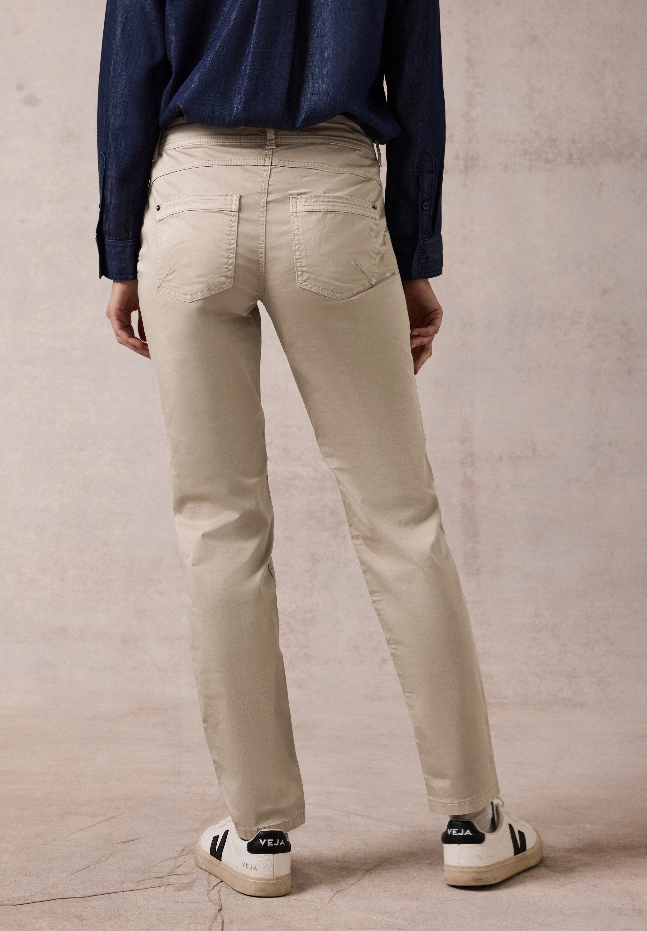 Cecil Chino Stijl Scarlett