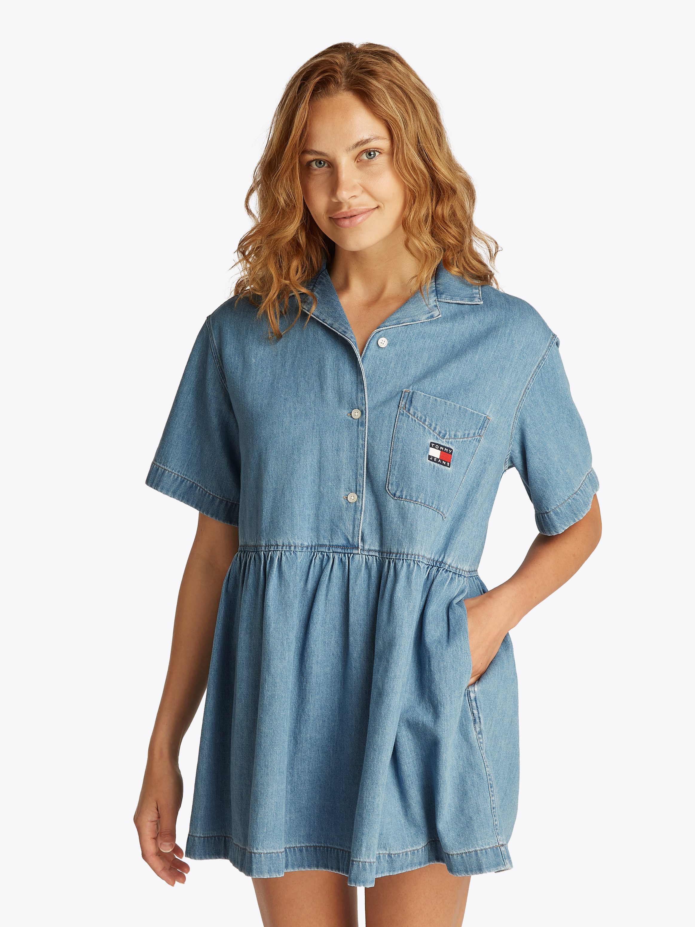 TOMMY Jeans jurk TJW LT DENIM DRESS EXT in mini-lengte, met logo-borduursel, in blauwe was dames spijkerjurken maat M (38) blauw