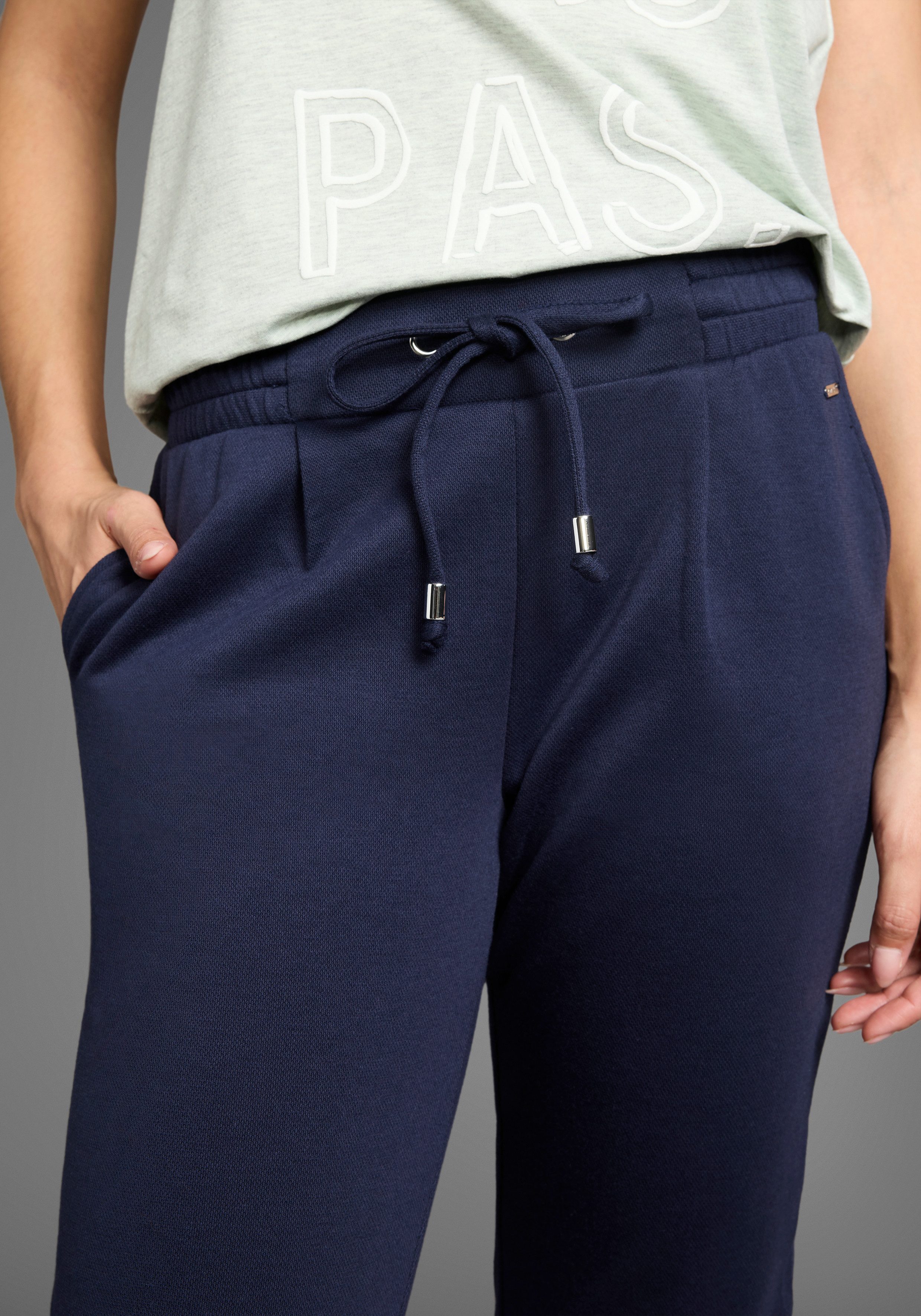 Laura Scott Comfortbroek in sportieve look