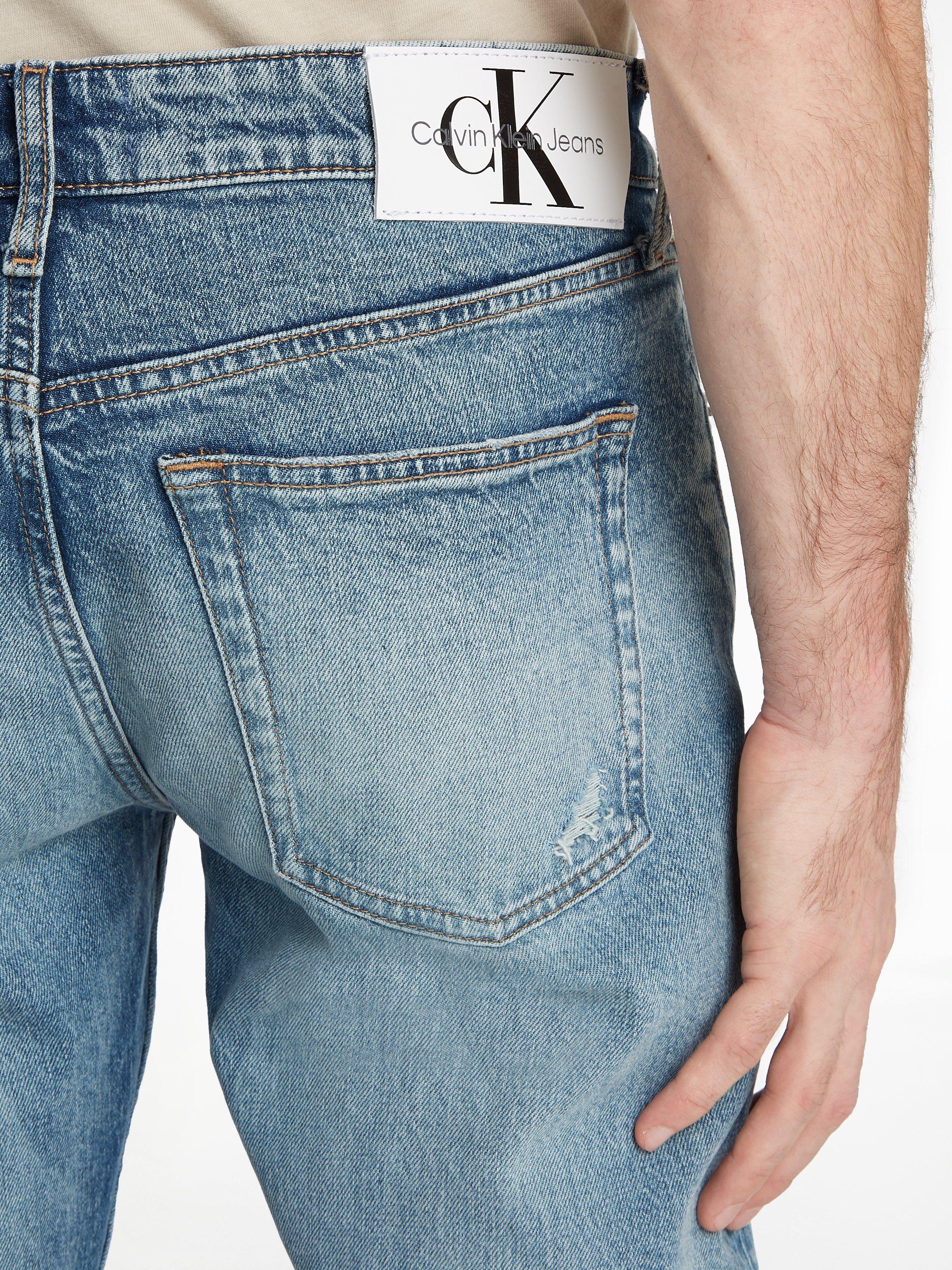 Calvin Klein Tapered jeans SLIM TAPER met leren badge