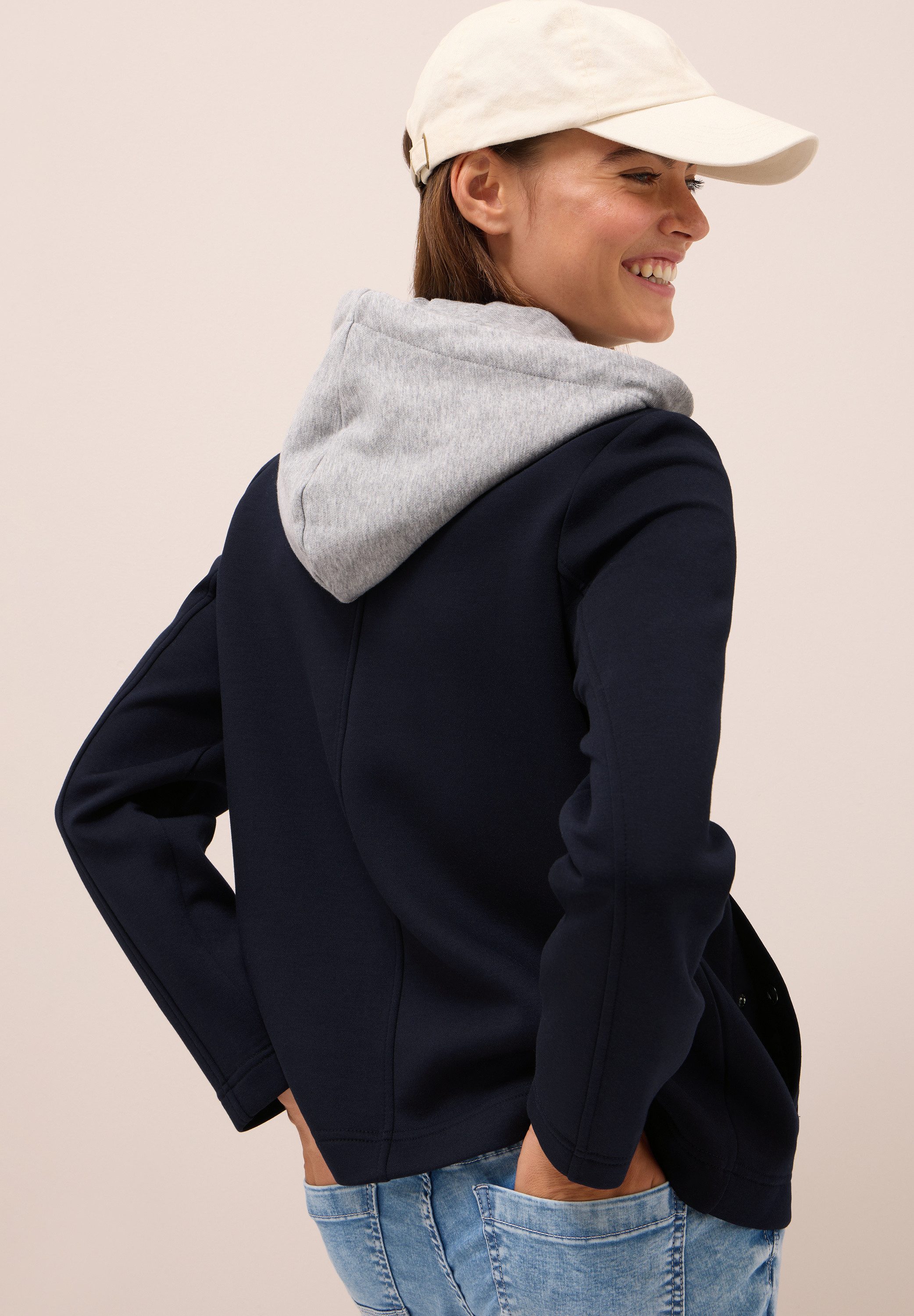 Cecil Outdoorjack met een capuchon