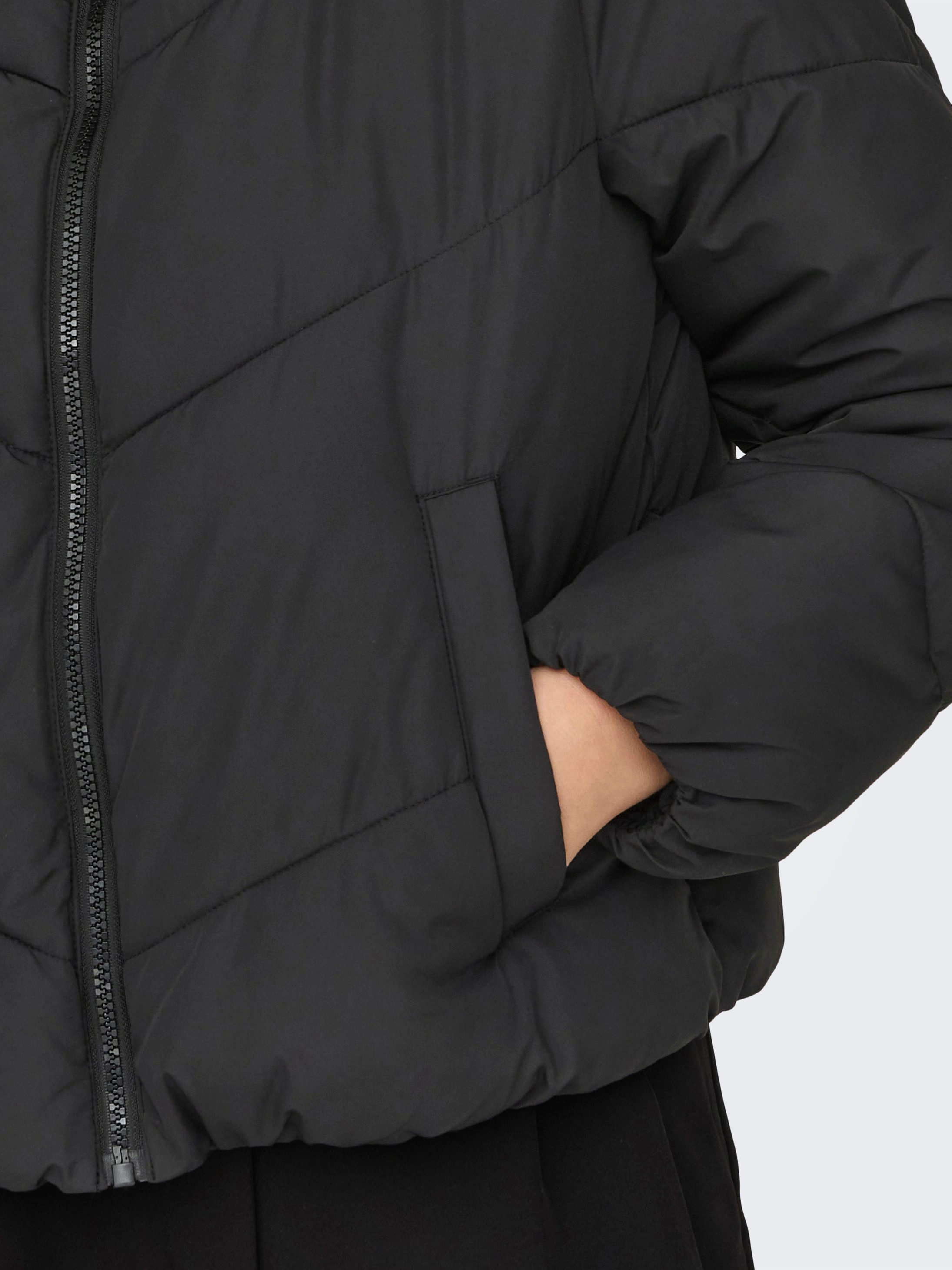 Only Gewatteerde jas ONLMAGGI LIFE SOLID PUFFER CC OTW