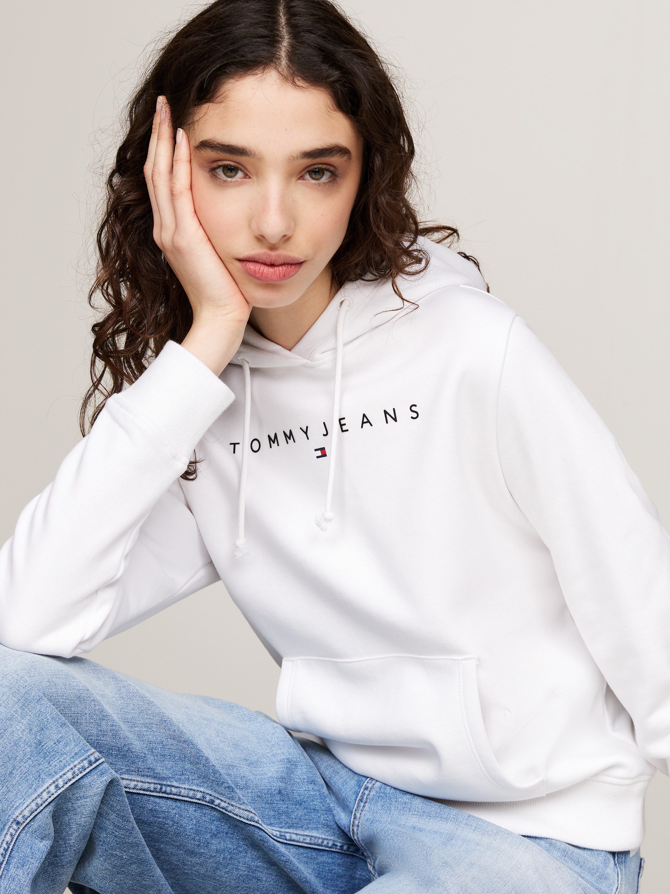 TOMMY JEANS Hoodie TJW REG LINEAR HOODIE met een logo-opschrift