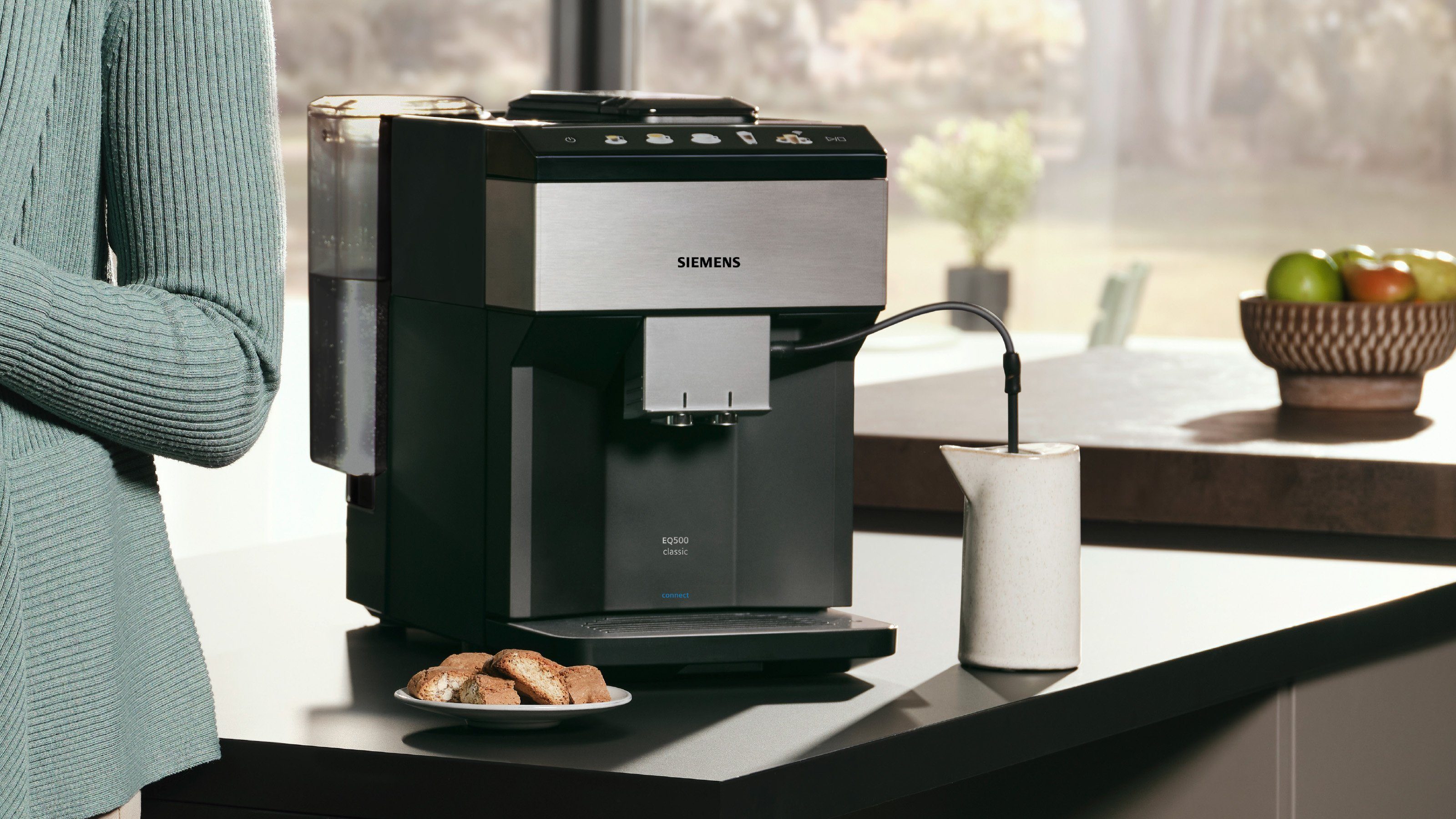 SIEMENS Volautomatisch koffiezetapparaat EQ500 integral TP516DX3, App-bediening, dubbele kopjesfunctie, intuïtief kleurendisplay, automatische stoomreiniging, roestvrij staal