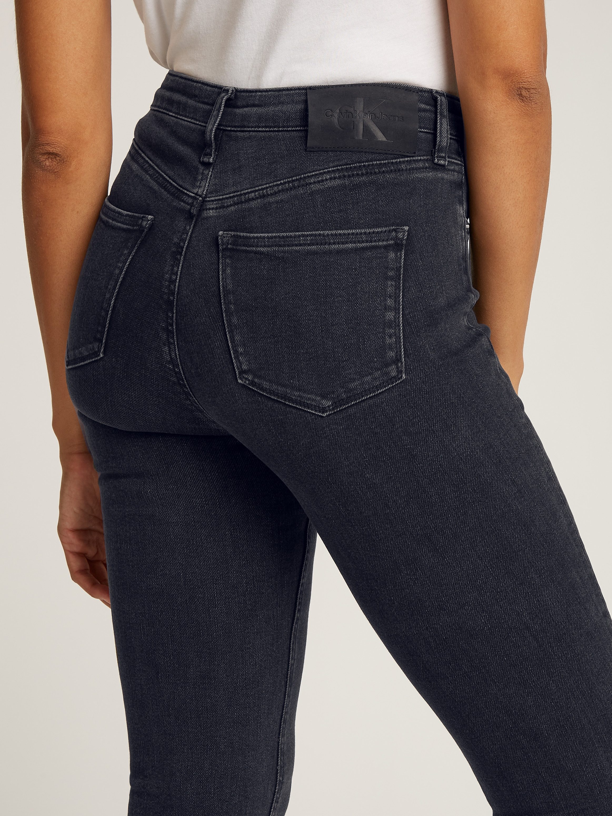 Calvin Klein Bootcut jeans SKINNY BOOTCUT met muntzakje, logoprint