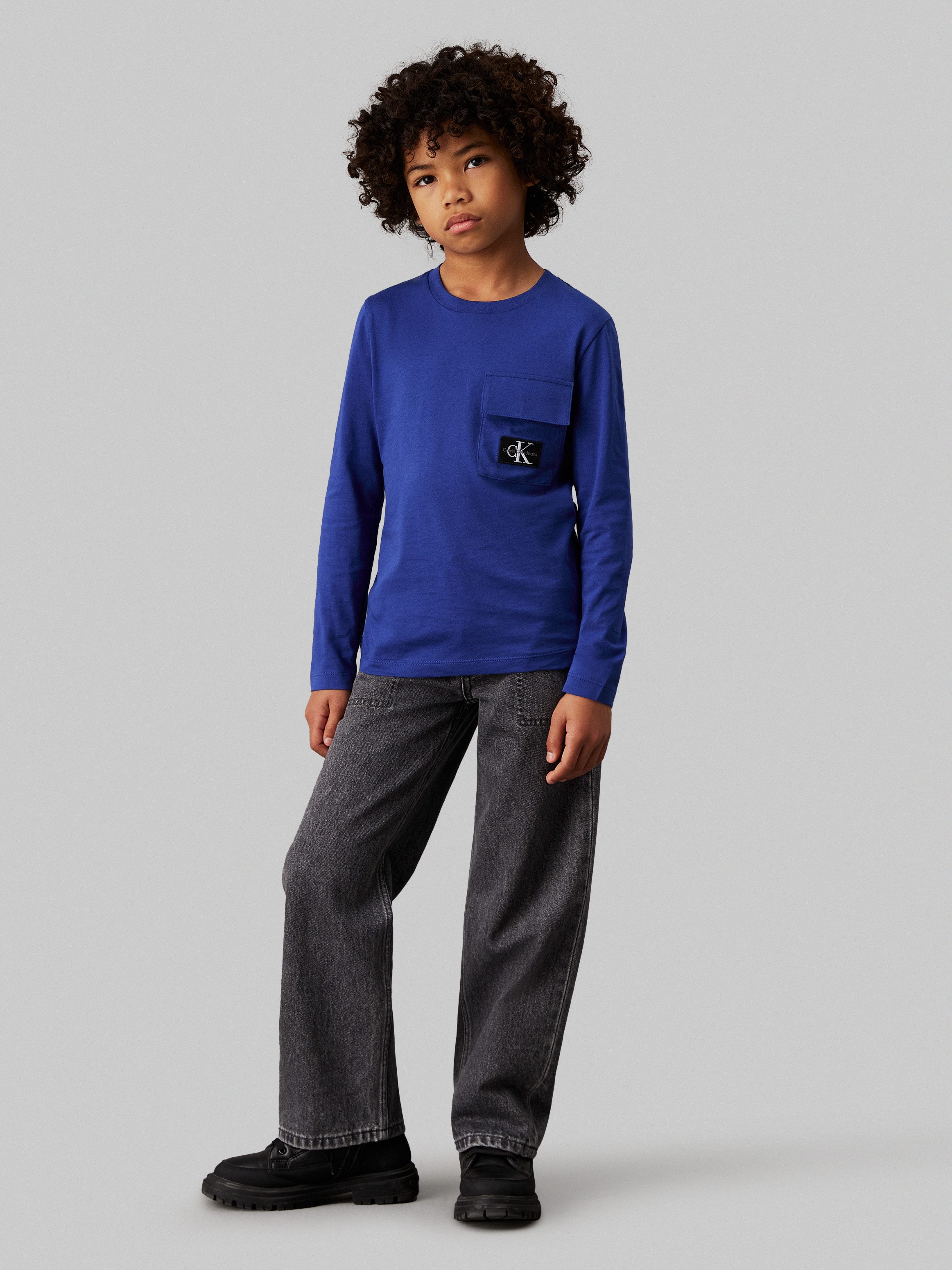 Calvin Klein Shirt met lange mouwen Badge Reg. Ls T-Shirt voor kinderen tot 16 jaar en met logo-patch