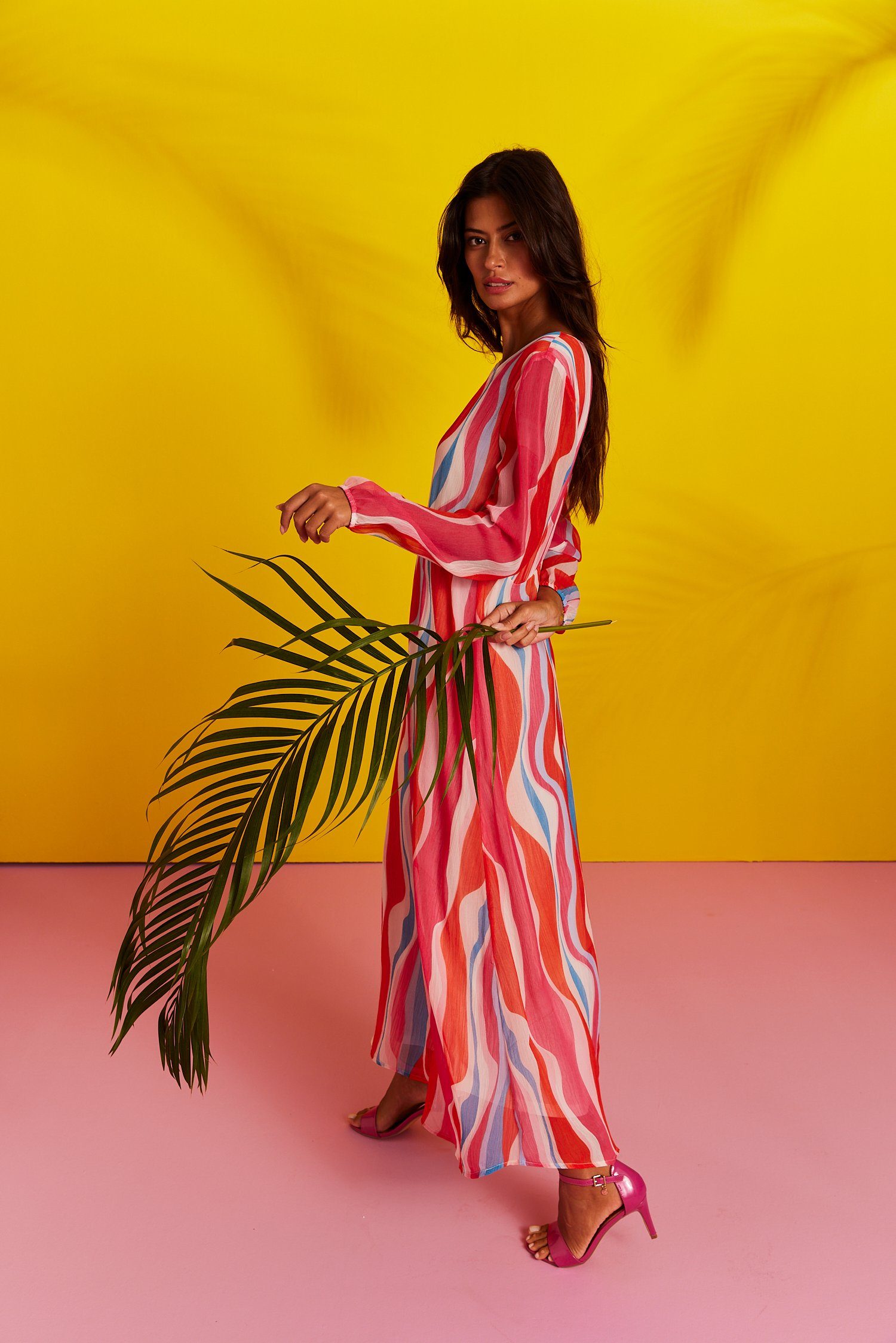 Aniston SELECTED Maxi-jurk met kleurrijke golfprint nieuwe collectie