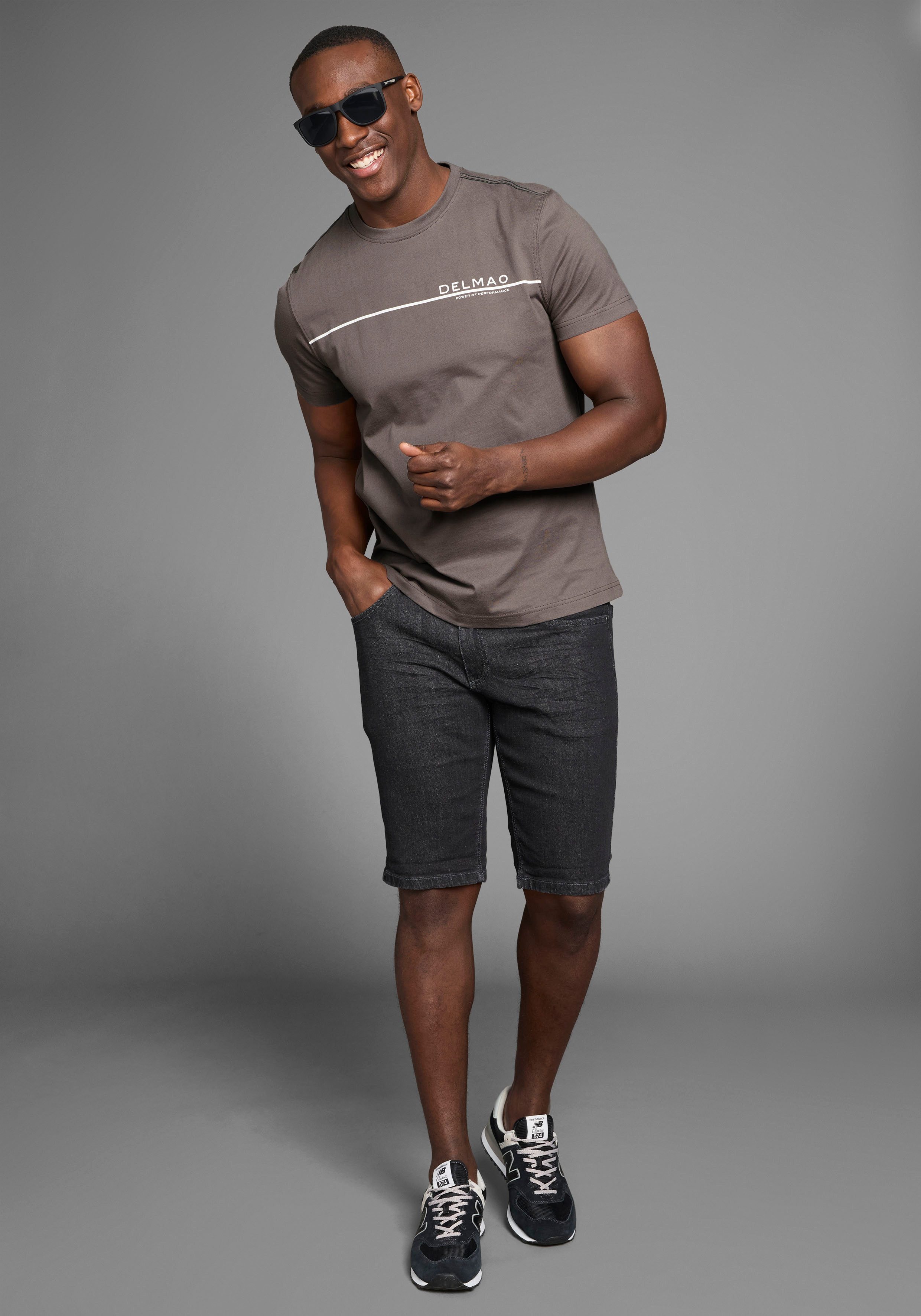 DELMAO T-shirt Korte mouw, met coole print, ronde halslijn, van 100% katoen