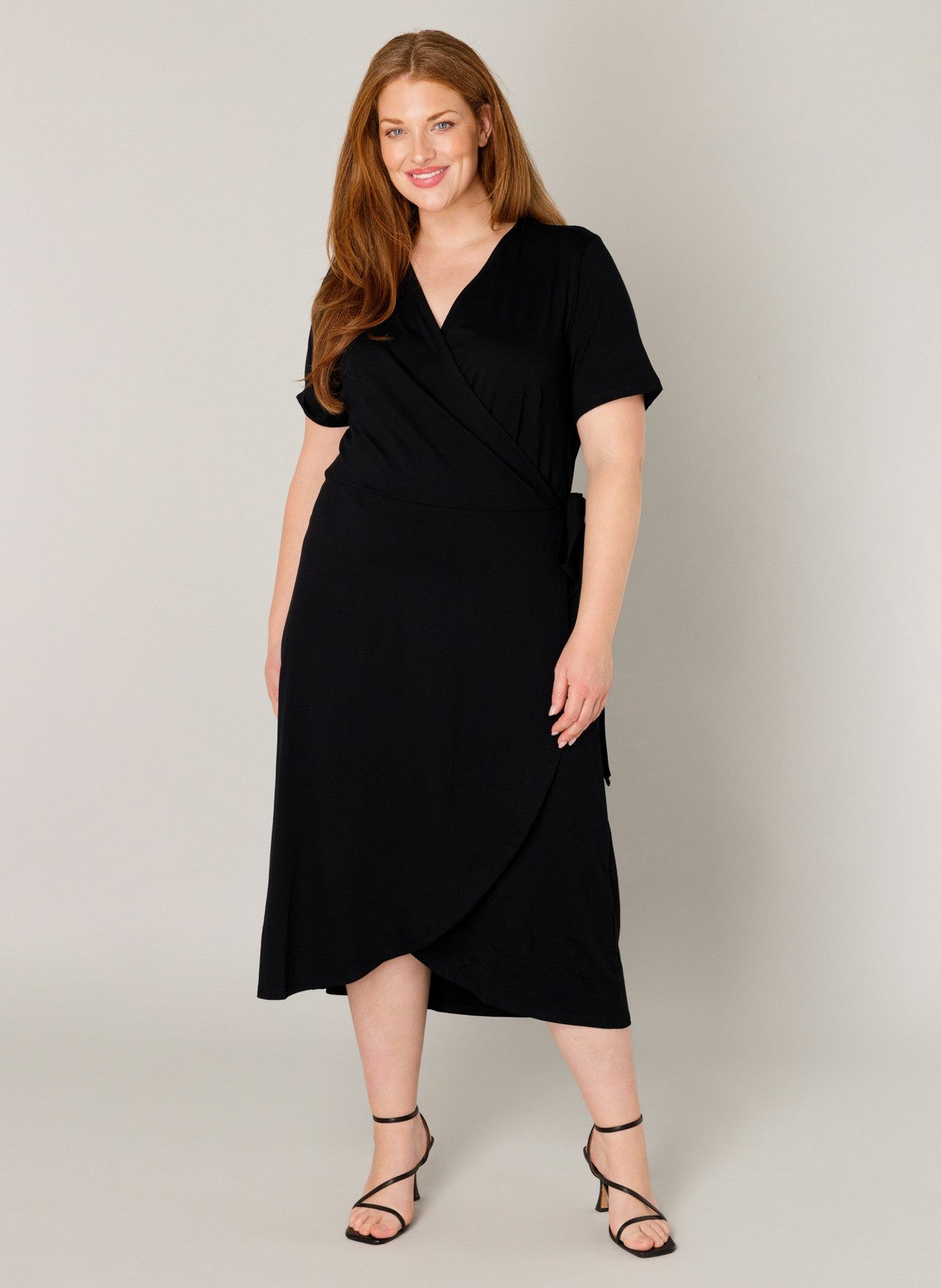 Base Level Curvy Wikkeljurk Abbie Soepelvallende viscose-mixkwaliteit