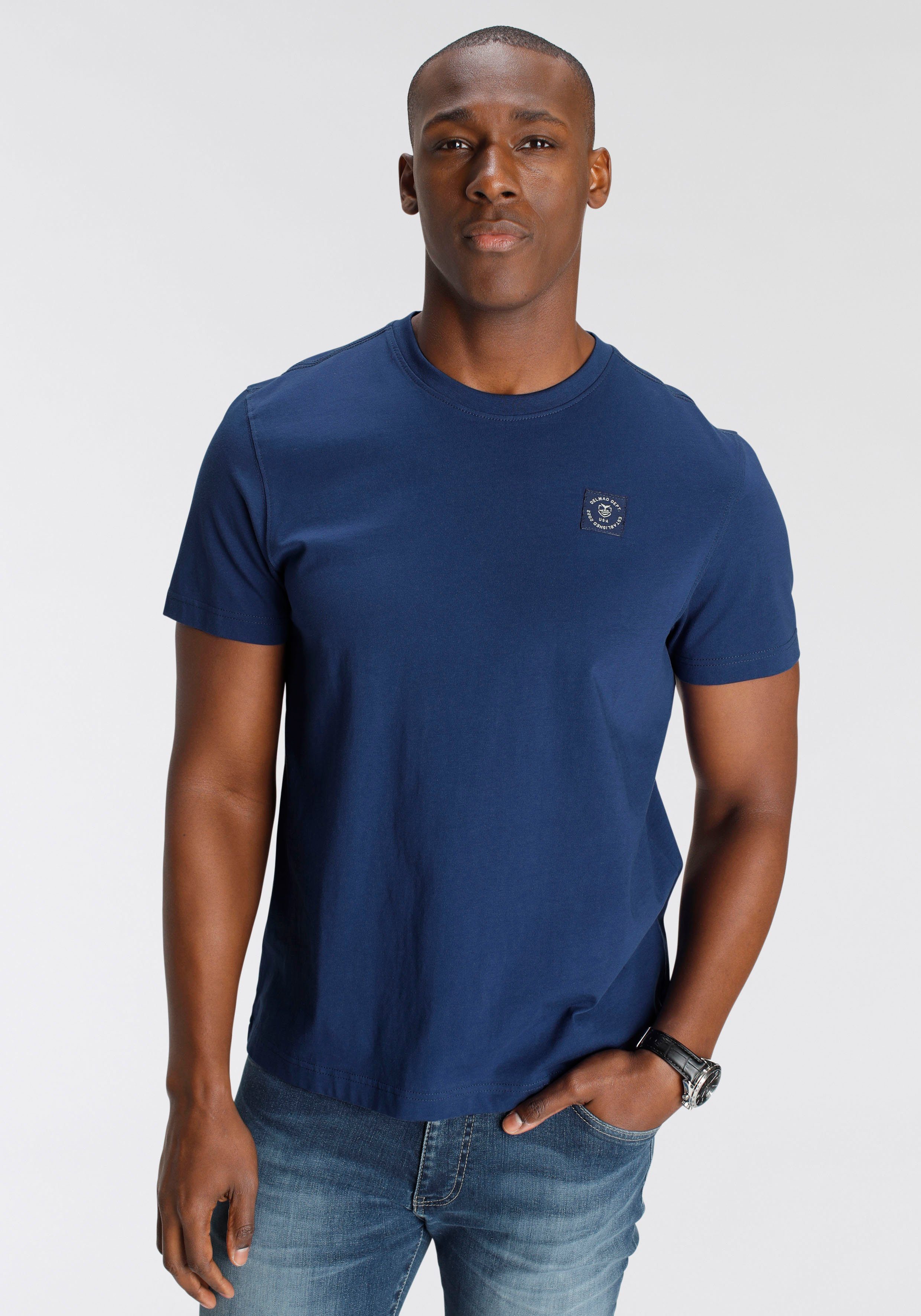 DELMAO Shirt met ronde hals Korte mouw, regular fit, basic, van 100% katoen