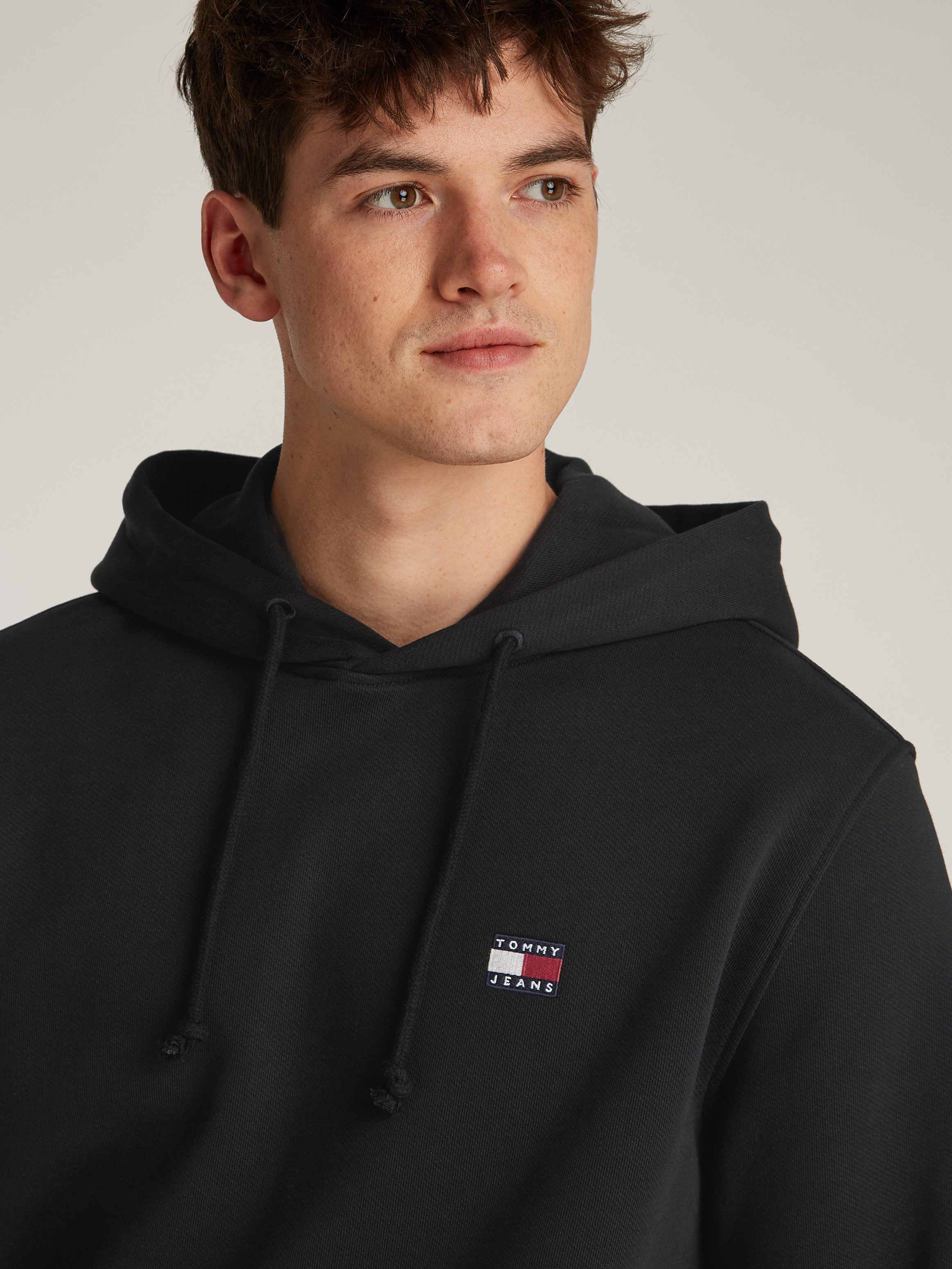 TOMMY JEANS Hoodie TJM REG BADGE HOODIE EXT