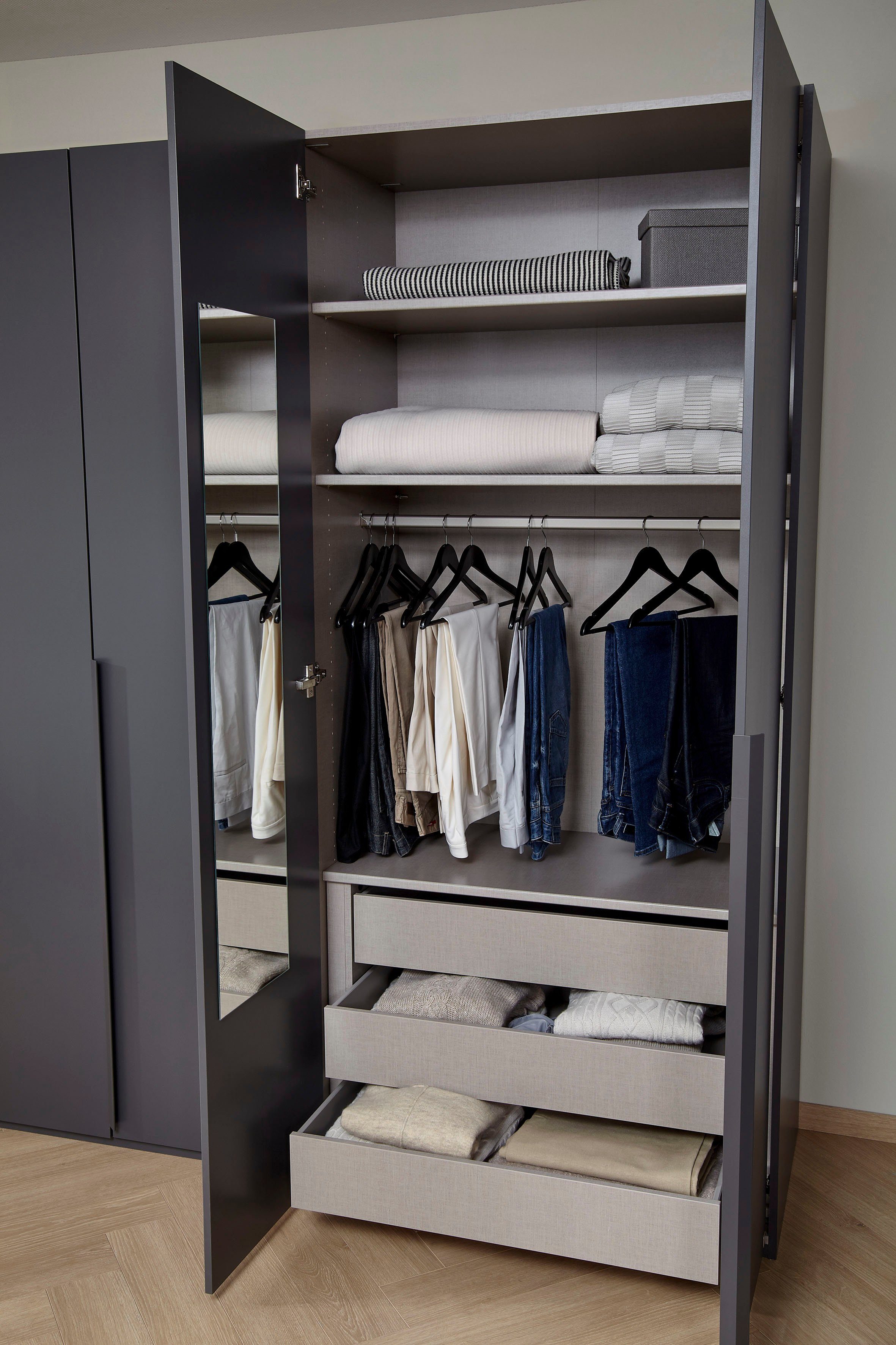 rauch Draaideurkast Kledingkast kast garderobe linnenkast PURISMA in eenvoudige
