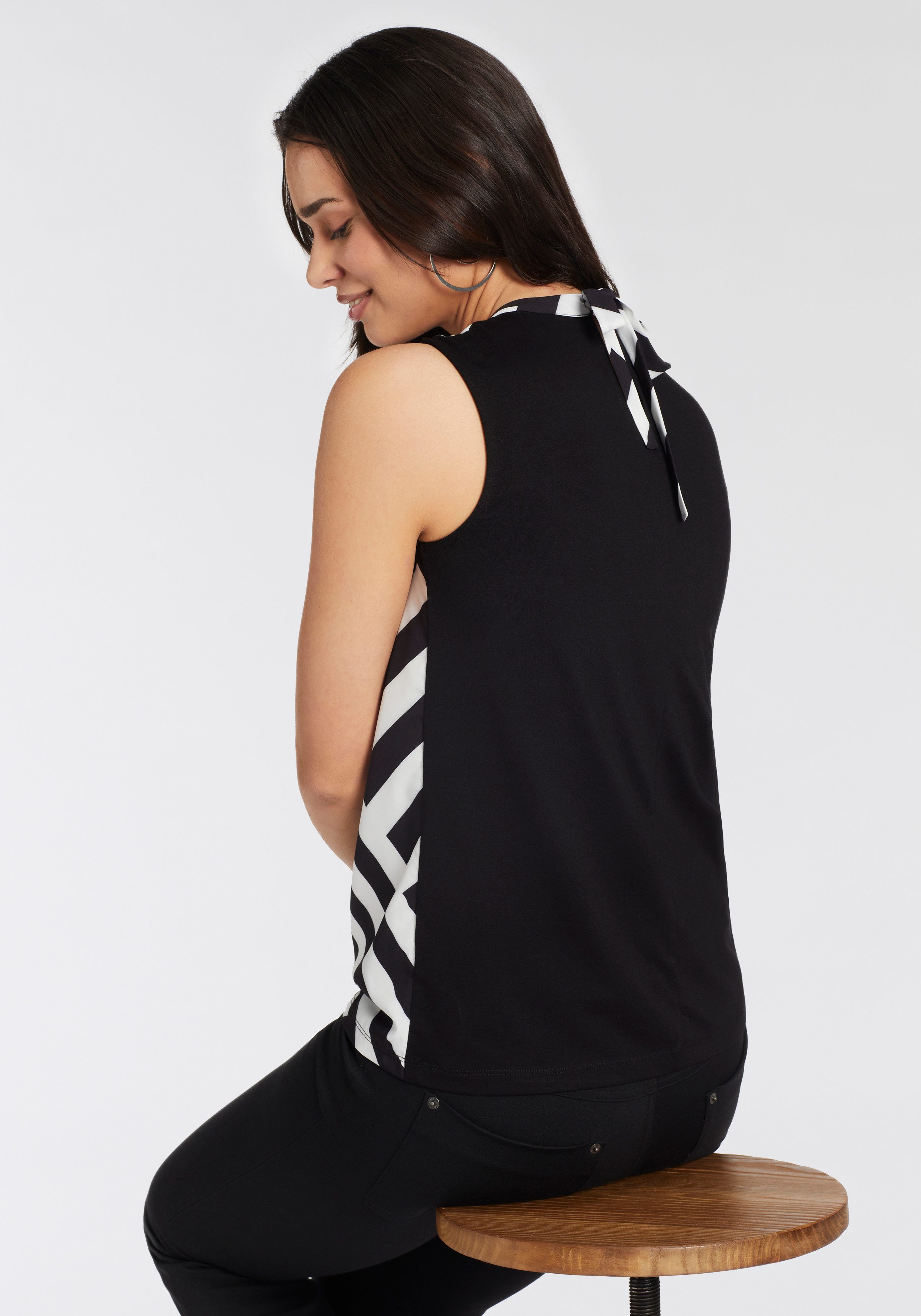 Laura Scott Top met moderne print all-over