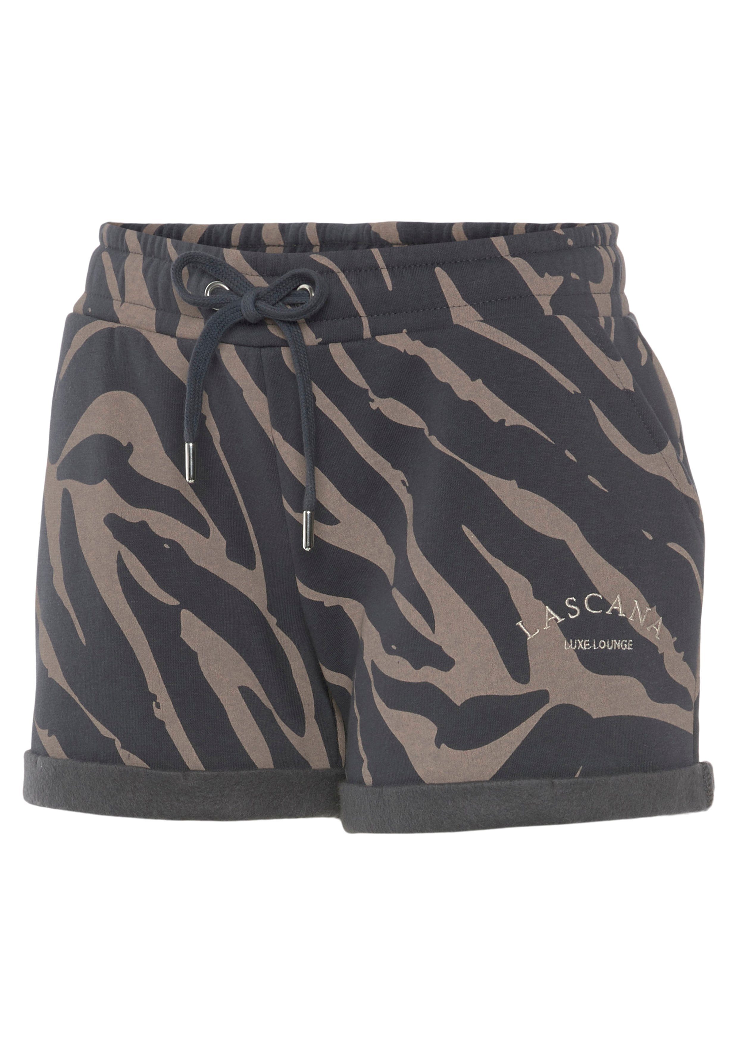 Lascana Relaxshorts - Korte broek met zebraprint, met zijzakken en logostiksel, loungewear