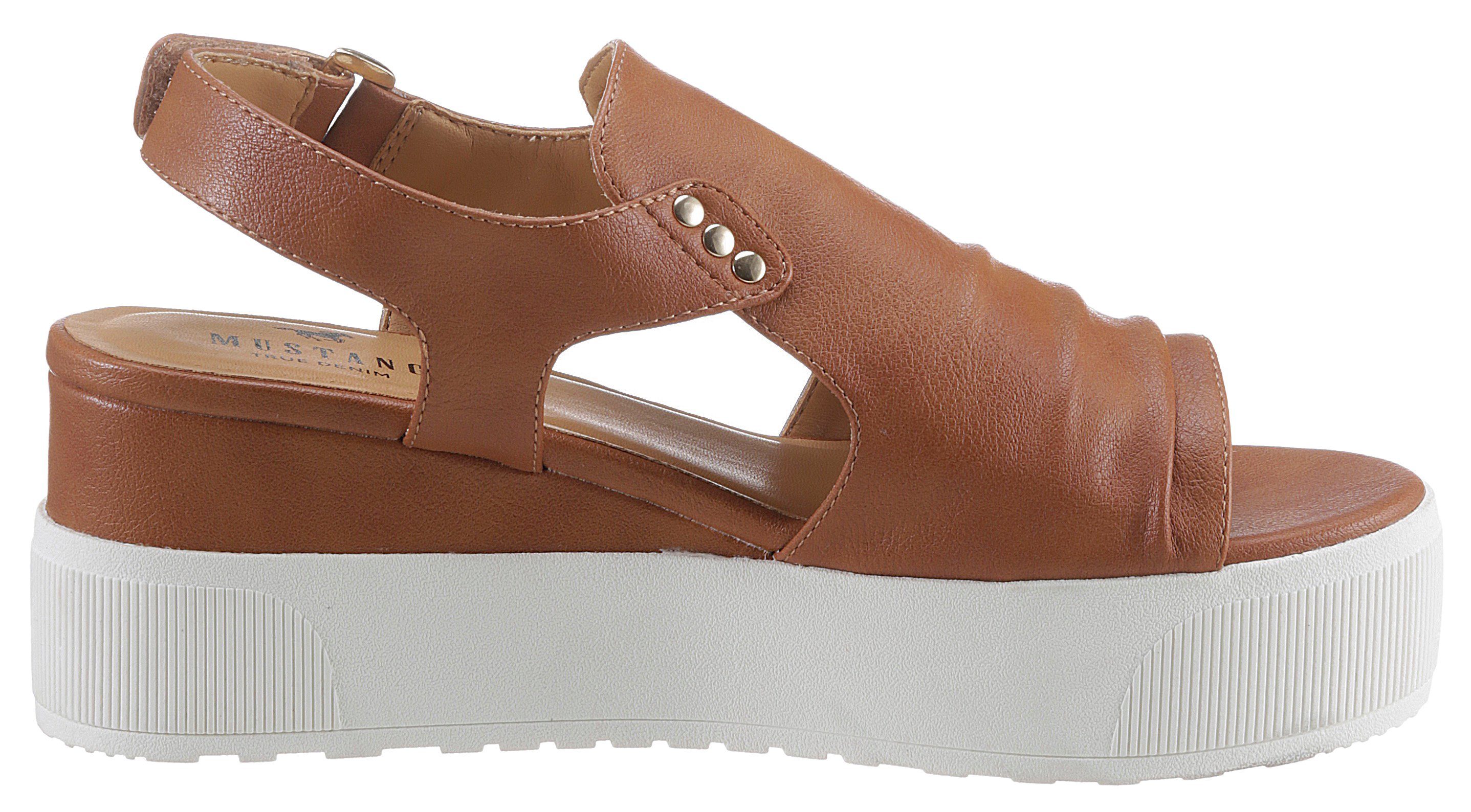 Mustang Shoes Sleehaksandaaltjes zomerschoen, sandaal, sleehak, met klittenbandjes