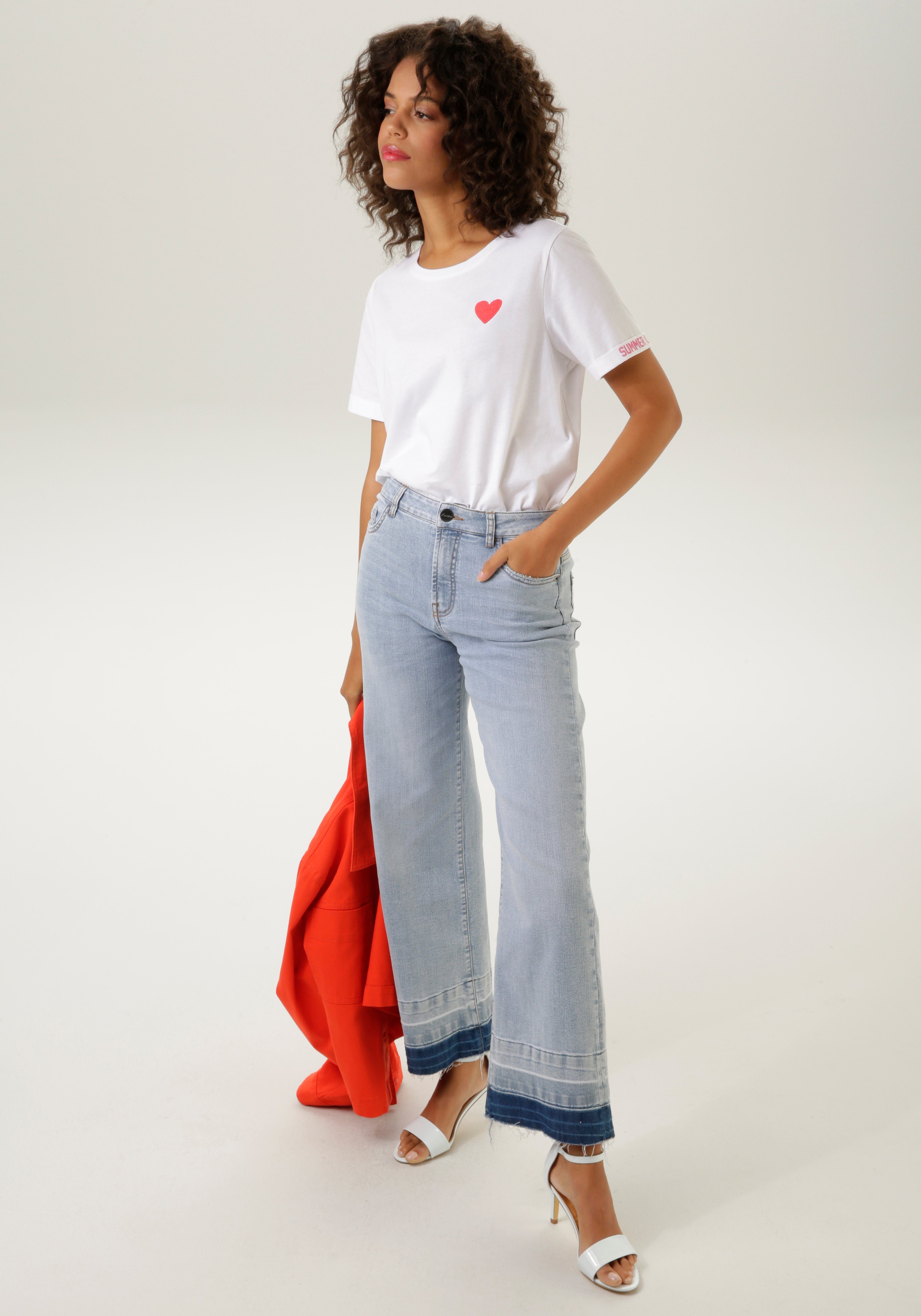 Aniston CASUAL Straight jeans met een trendy wassing op de licht gerafelde zoom