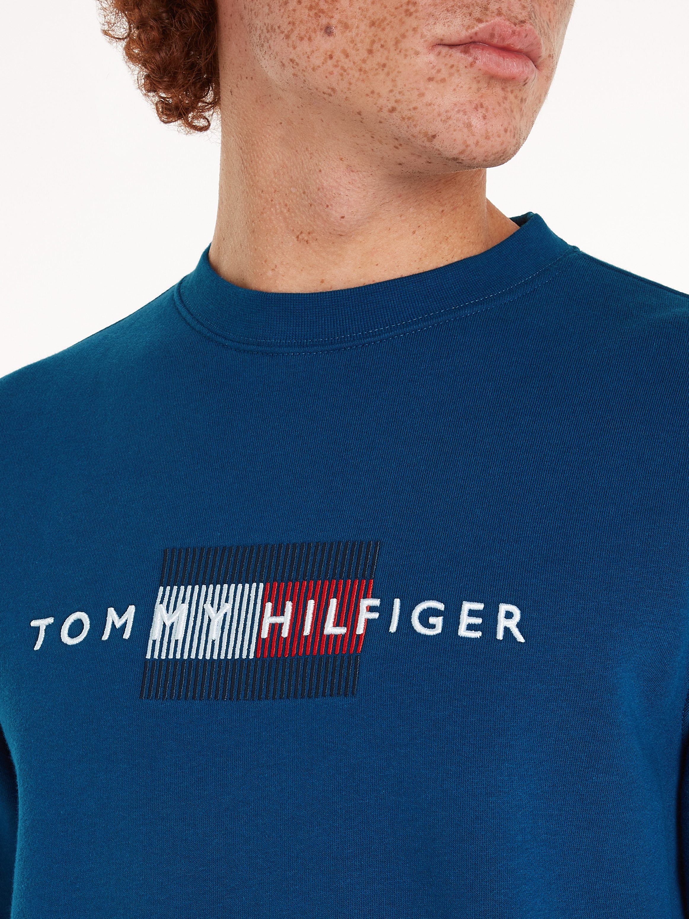 Tommy Hilfiger Sweatshirt HILFIGER FLAG EMBRO SWEATSHIRT meerkleurige borduursel op de borst