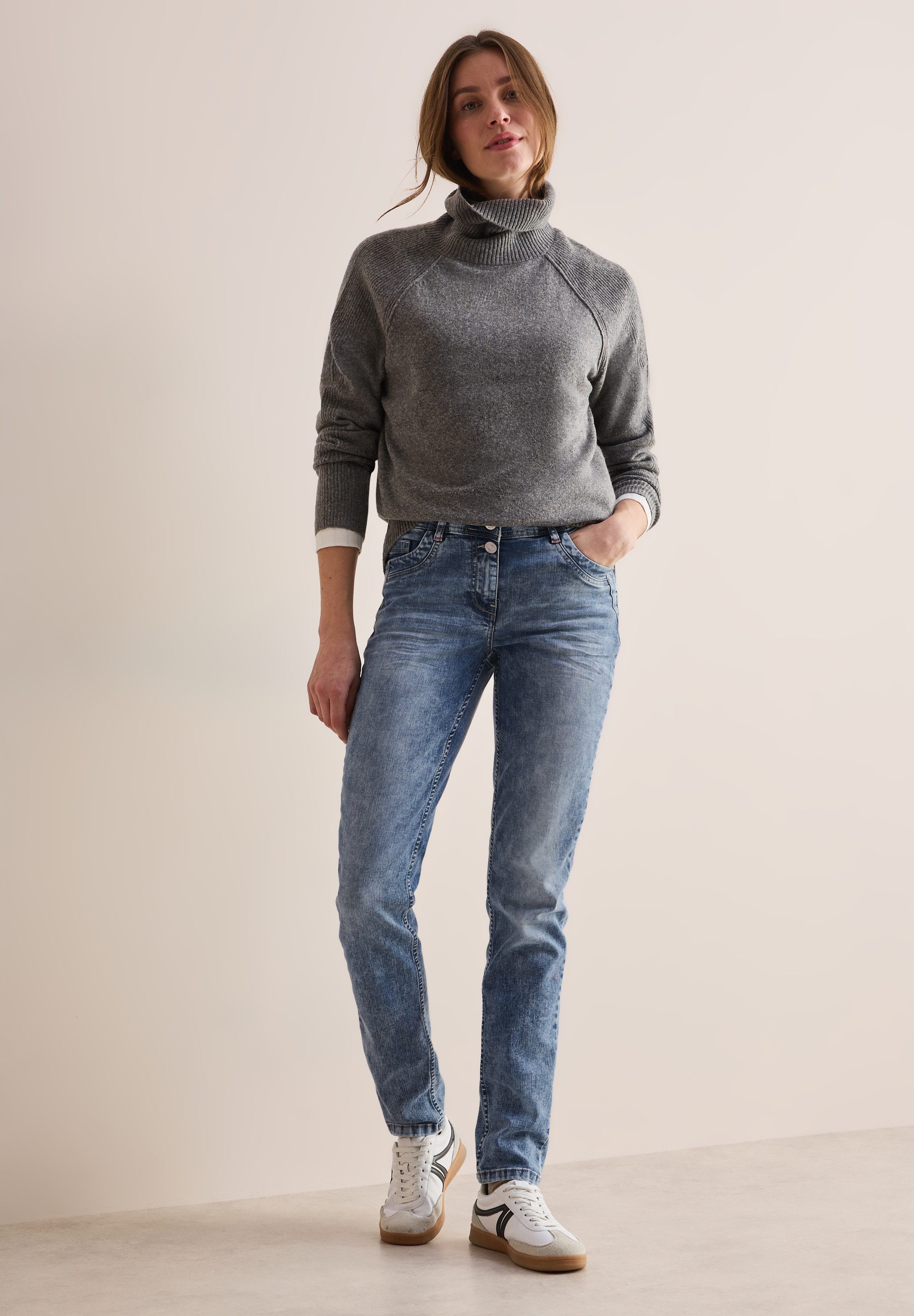Cecil Slim fit jeans Stijl Scarlett in lichte moonwashed-look