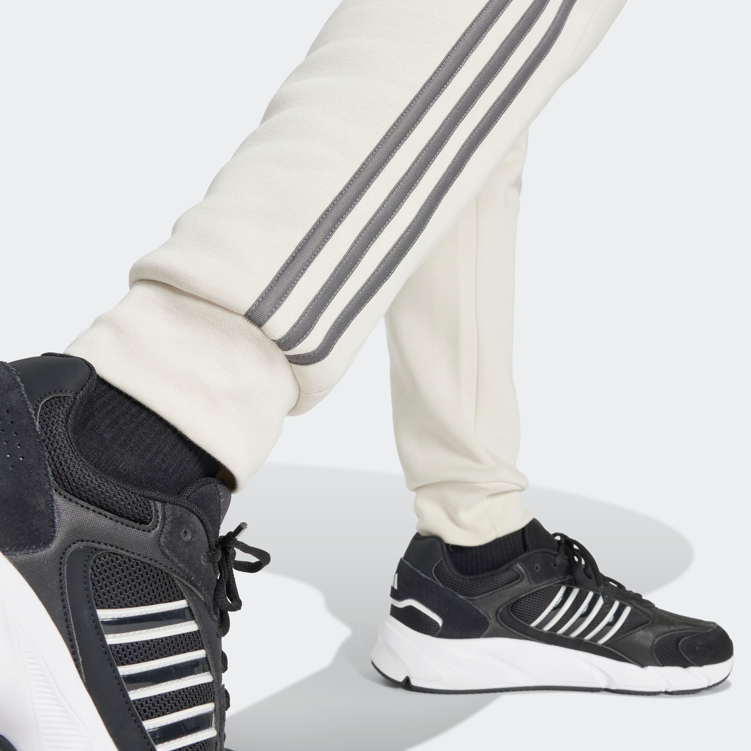adidas Sportswear Sportbroek ESSENTIALS 3STRIPES TAPERED CUFF BROEK (1-delig)