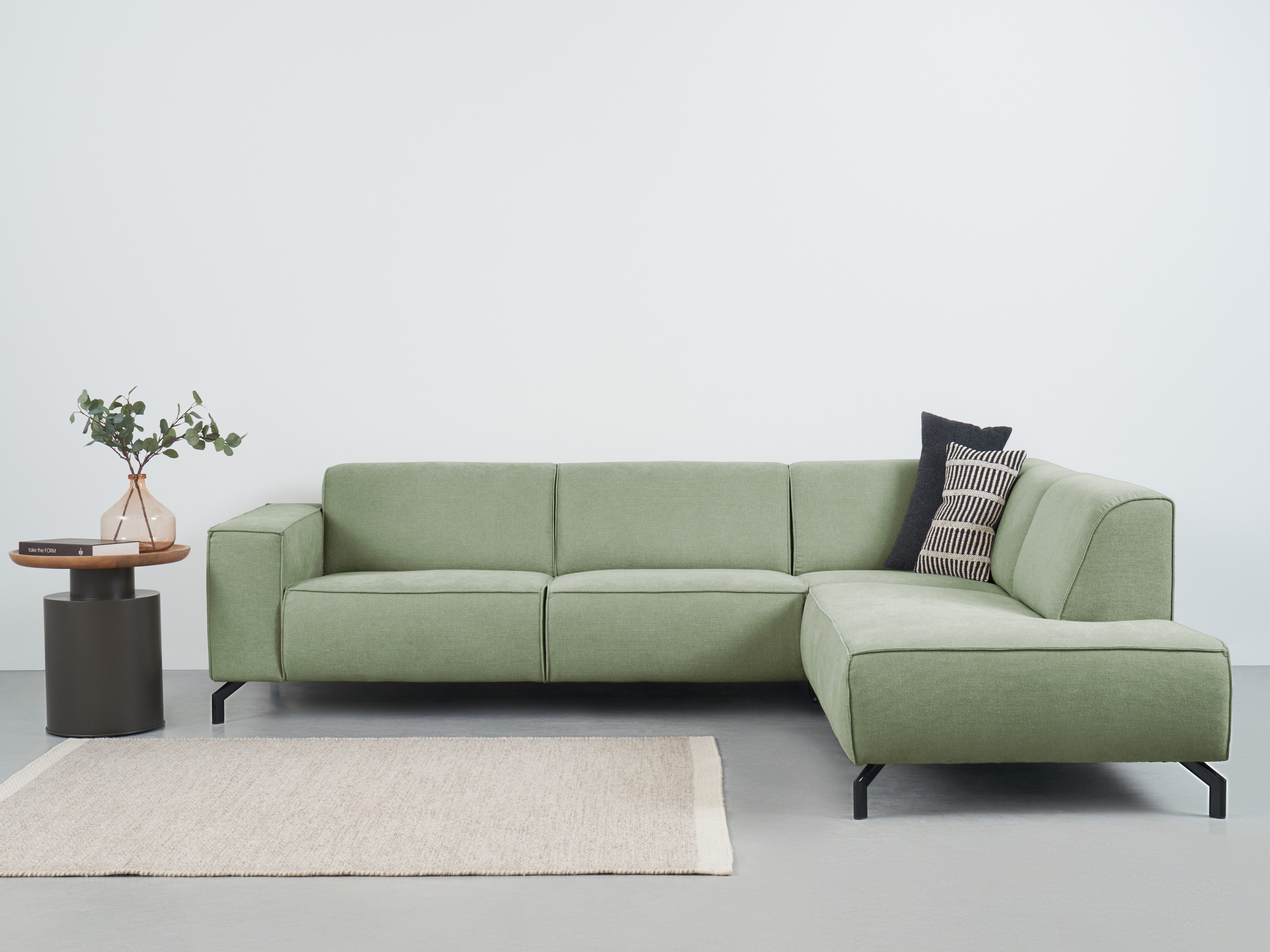 Places of Style Hoekbank Lorcan, breedte 275 cm, zacht zitgevoel met zwarte metalen poten, lederlook en zachte structuurstof