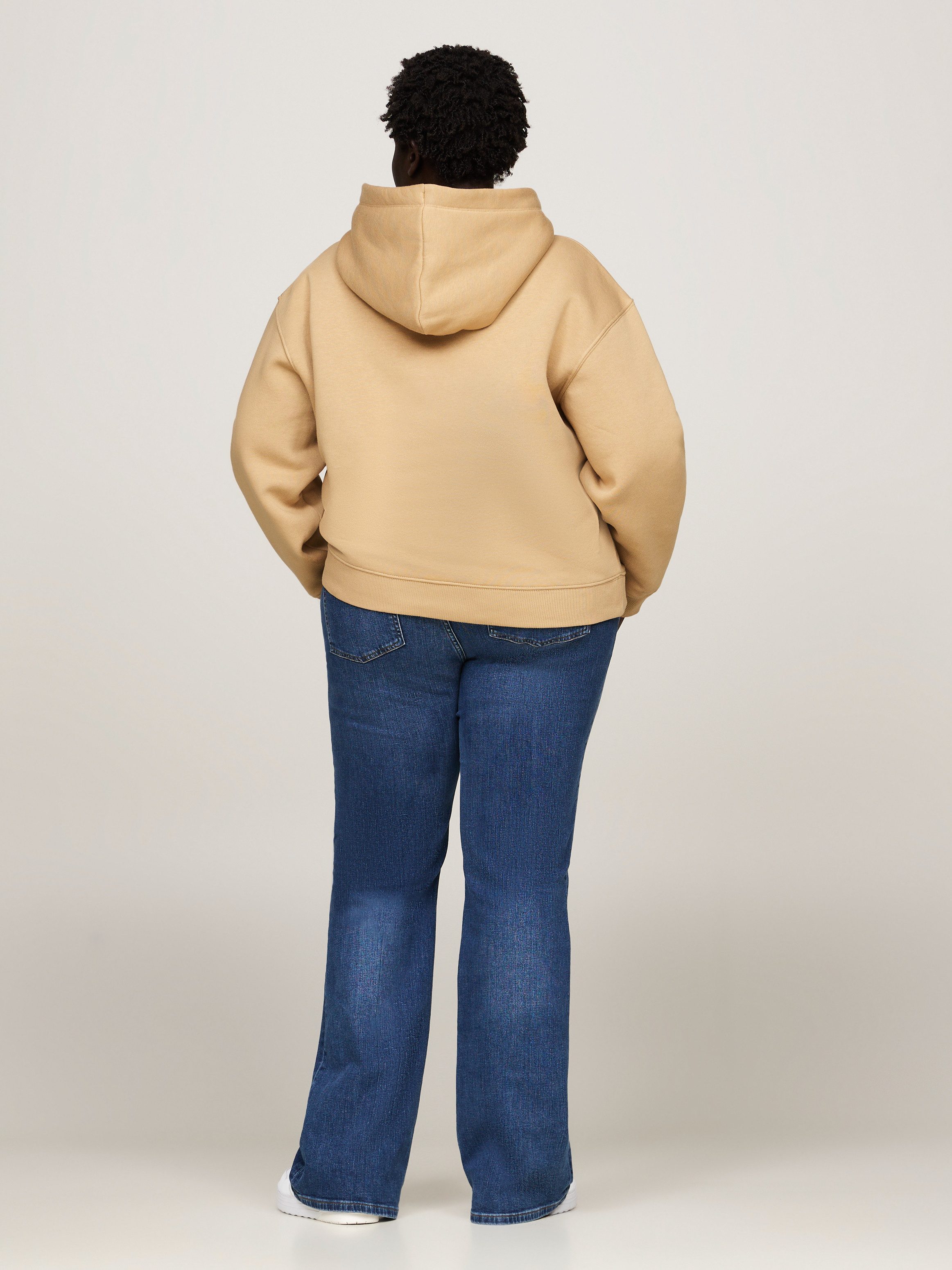 Tommy Hilfiger Curve Hoodie CRV MDRN REG CORP LOGO HOODIE in grote maten capuchon met logo-borduursel op de onderarm