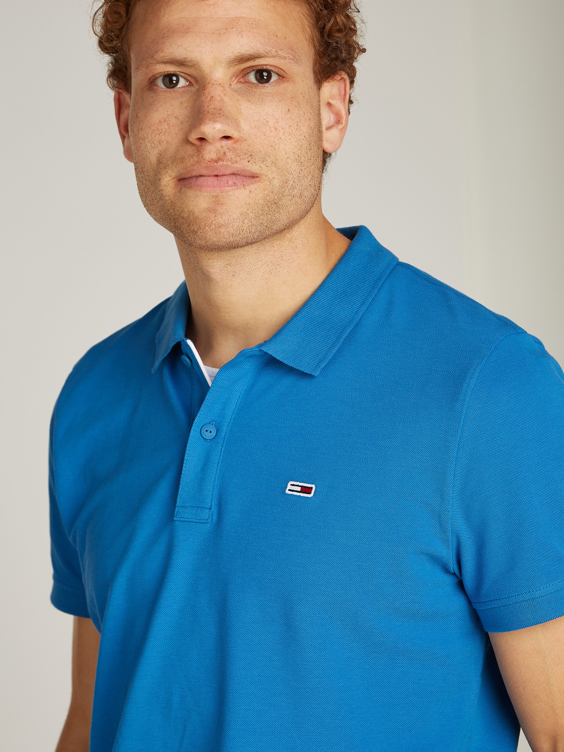 Tommy Jeans Plus Poloshirt TJM SLIM PLACKET POLO EXT Grote maten met logo-borduurwerk