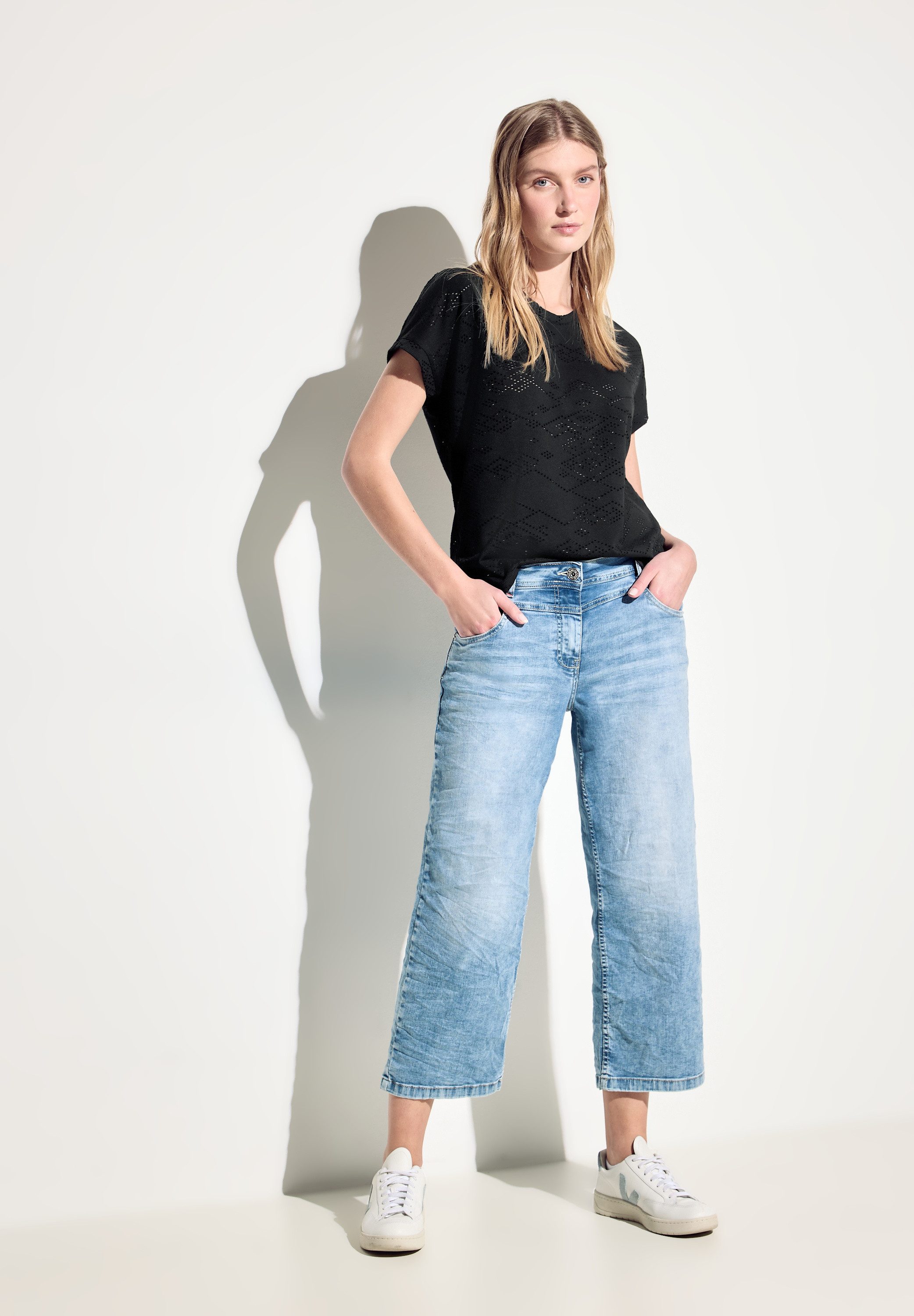 Cecil T-shirt met gaatjespatroon in ornamentvorm