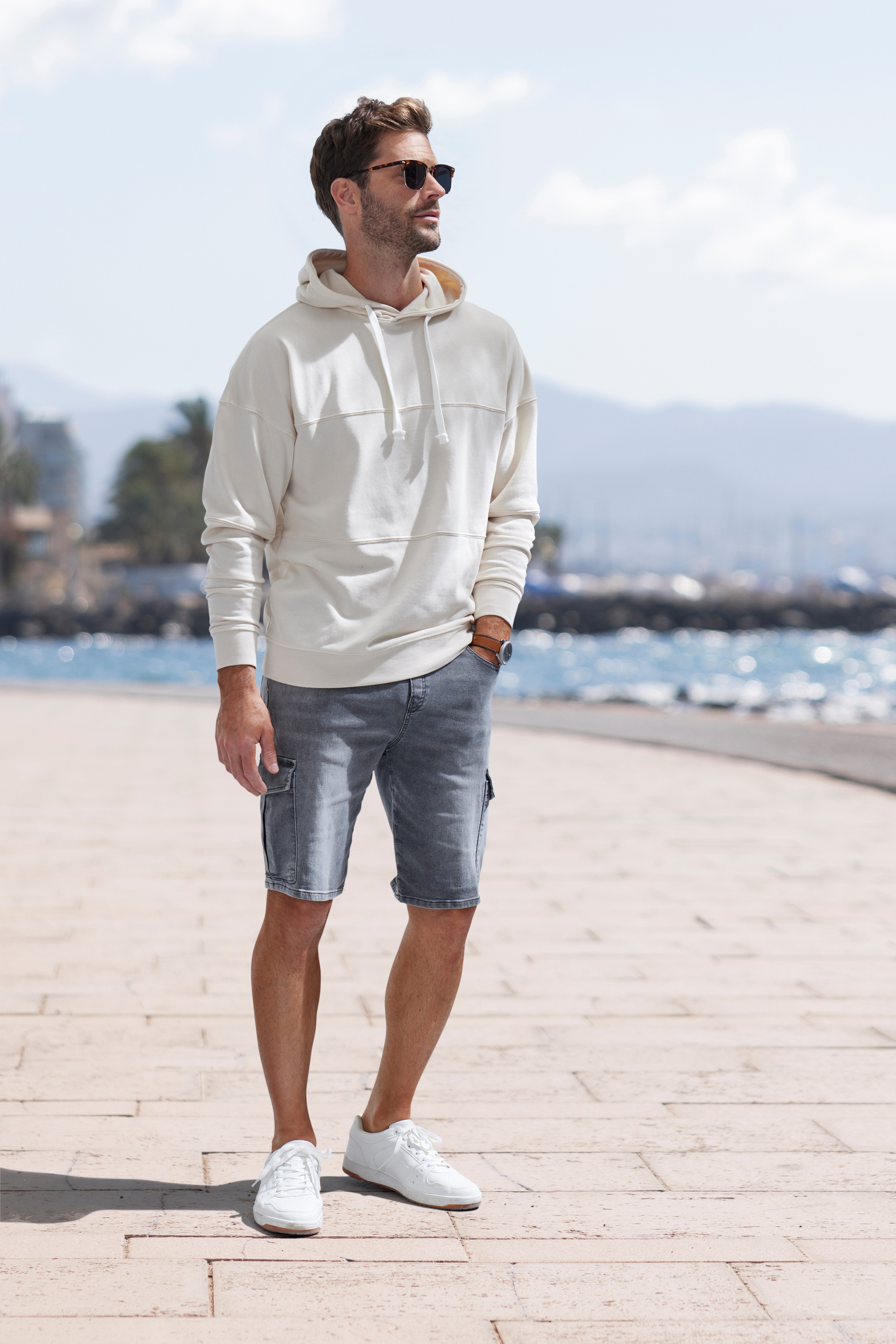 John Devin Joggingbroek met cargozakken, knielang, elastische slip-bermuda