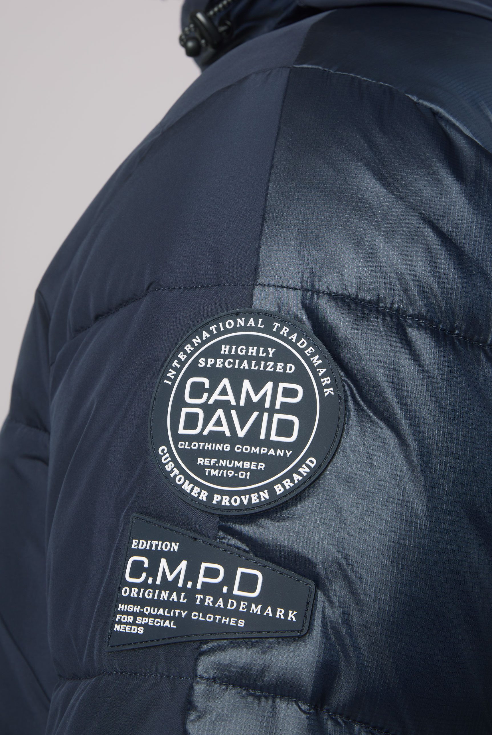 CAMP DAVID Gewatteerde jas met afneembare capuchon