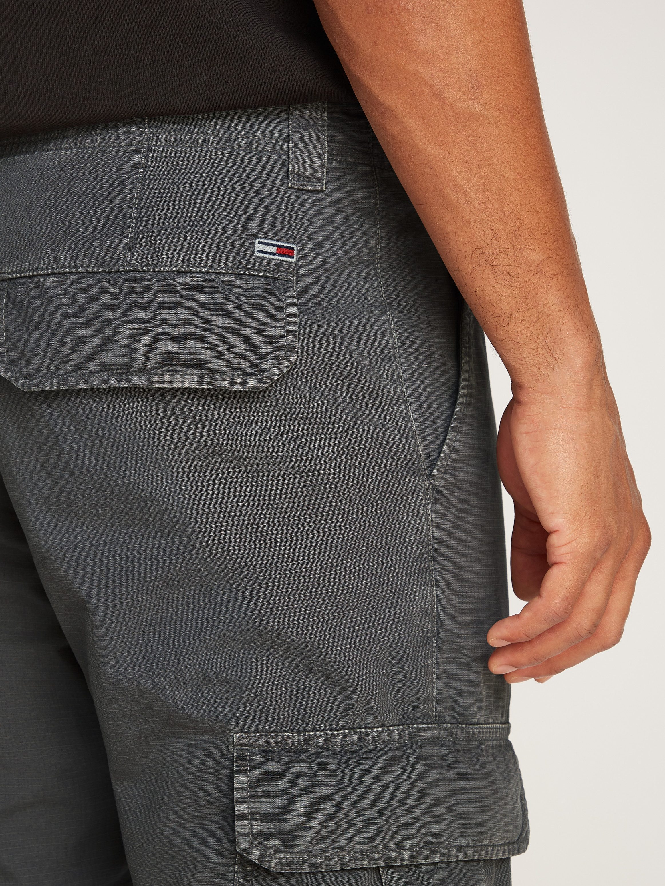 TOMMY JEANS Cargobroek TJM RYAN CARGO met geborduurd logo