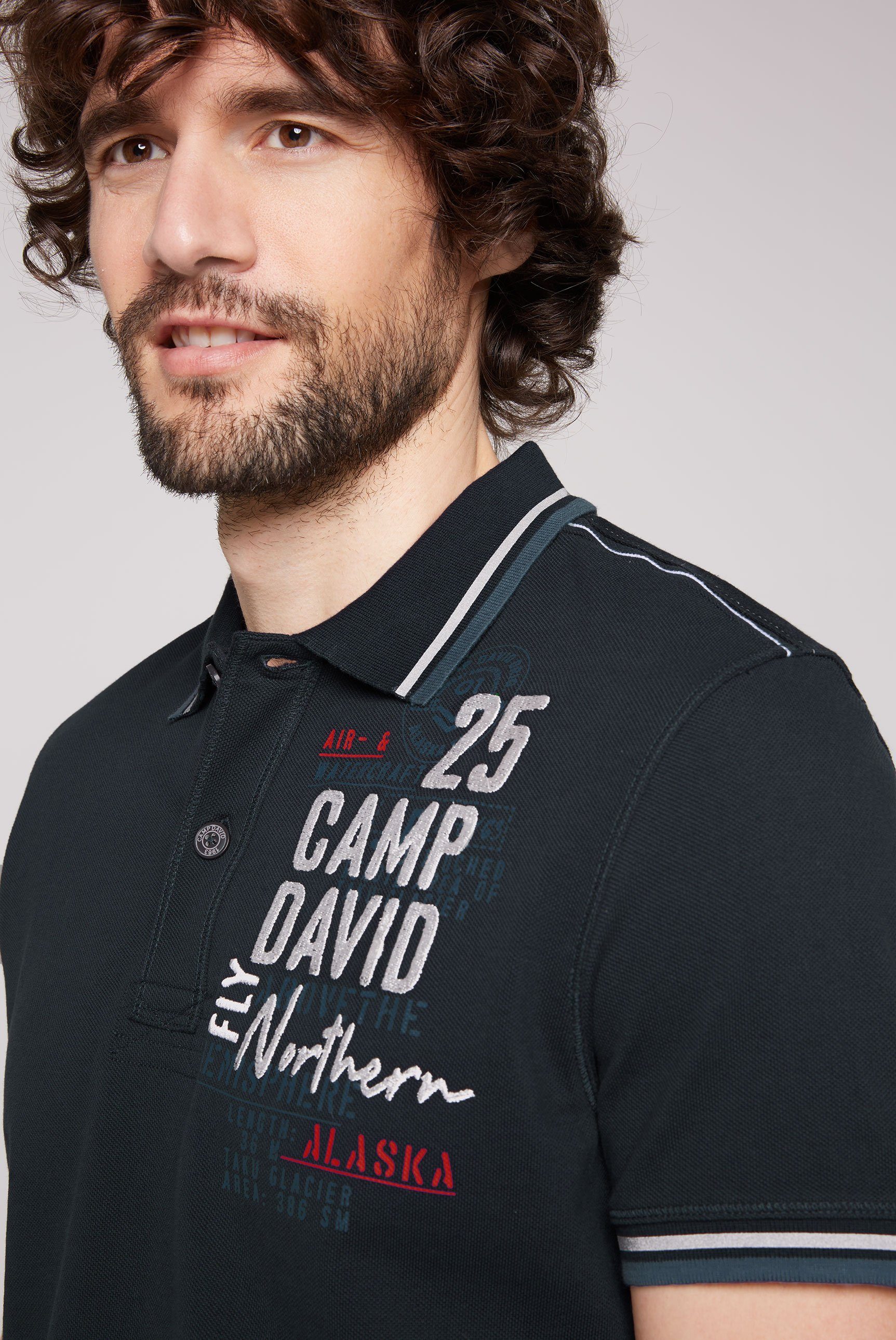 CAMP DAVID Poloshirt met merk-applicaties