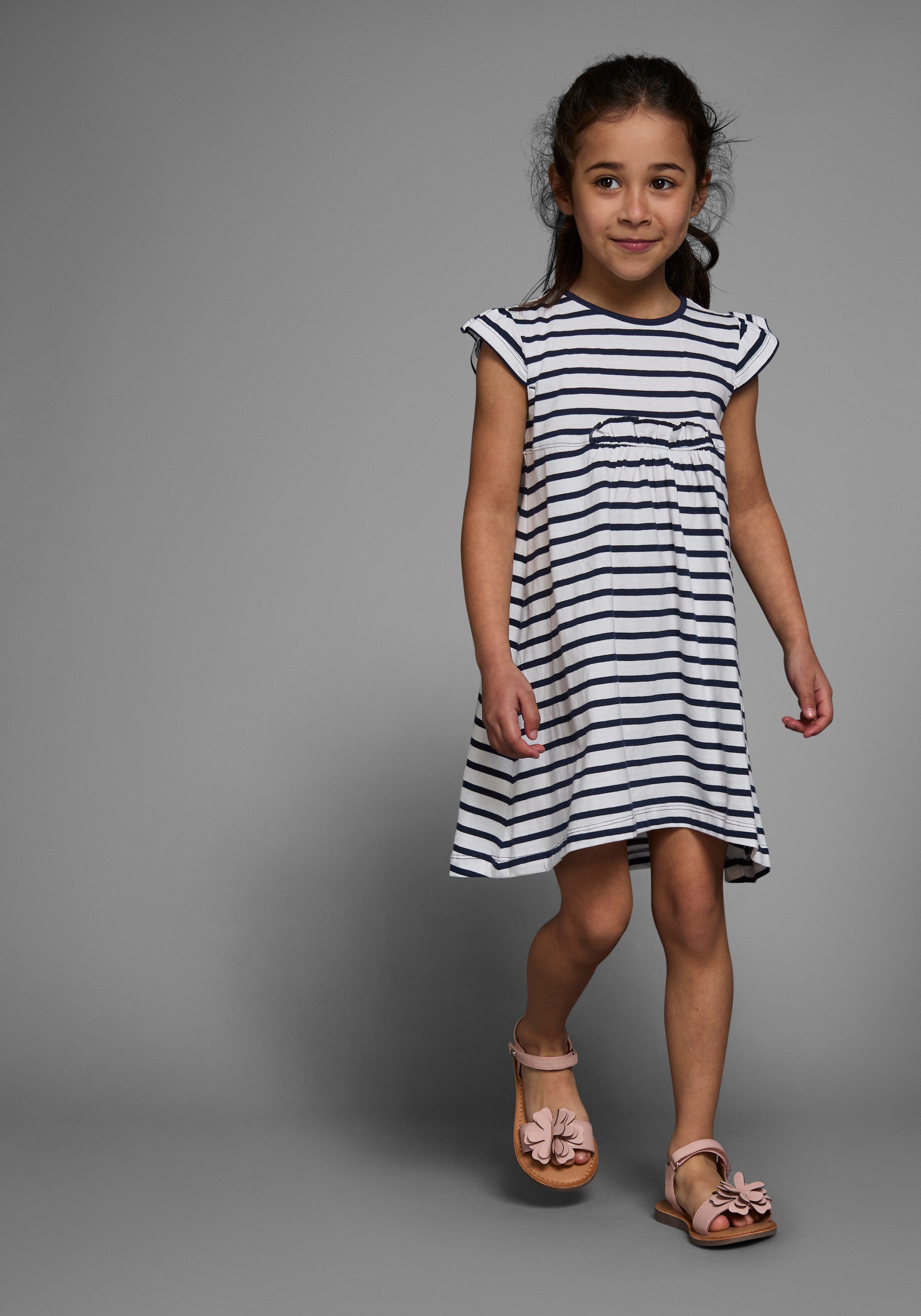 KIDSWORLD Jerseyjurk Voor kleine meisjes knie-vrij, modieuze stijl, van puur katoen, brede bandjes (set, 2-delig)