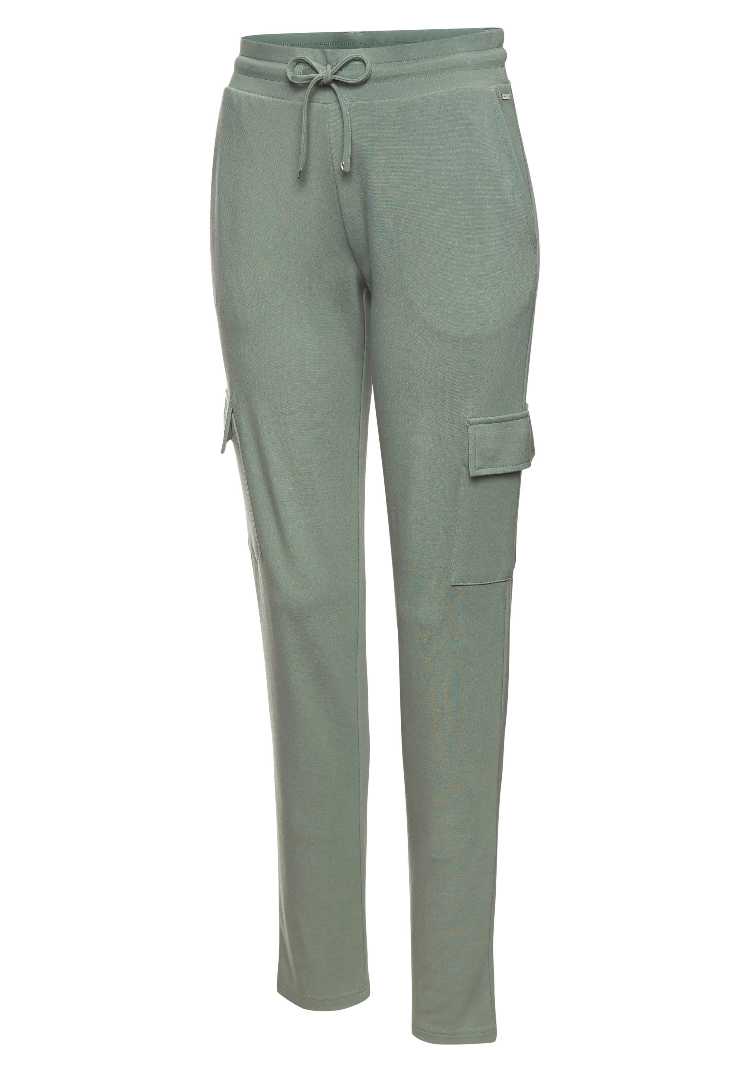 Lascana Cargobroek in zacht vloeiend materiaal loungewear