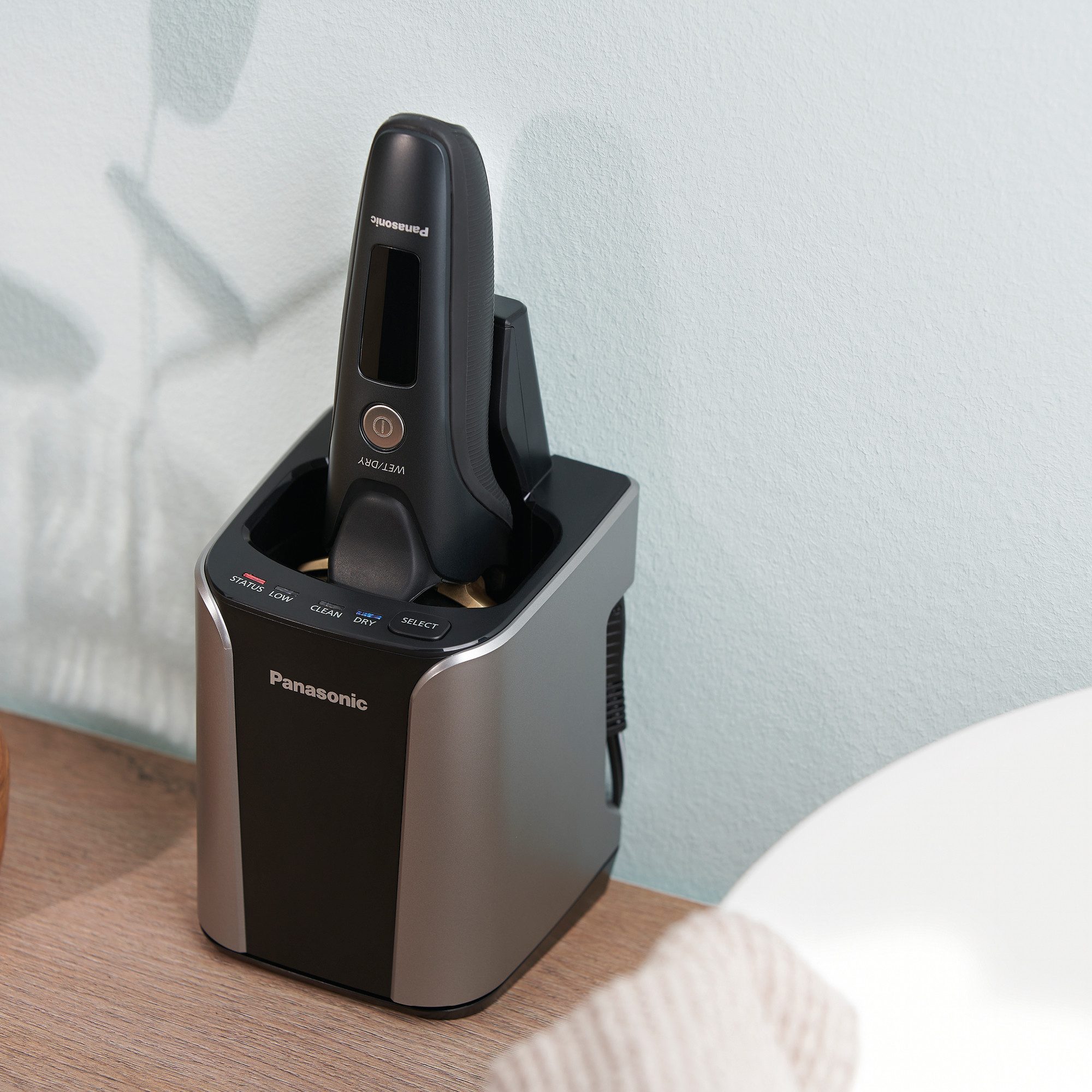 Panasonic Elektrisch scheerapparaat Het-LV97-K803, nat/droog-scheerapparaat Lineaire motor, inclusief schoonmaak- & oplaadstation
