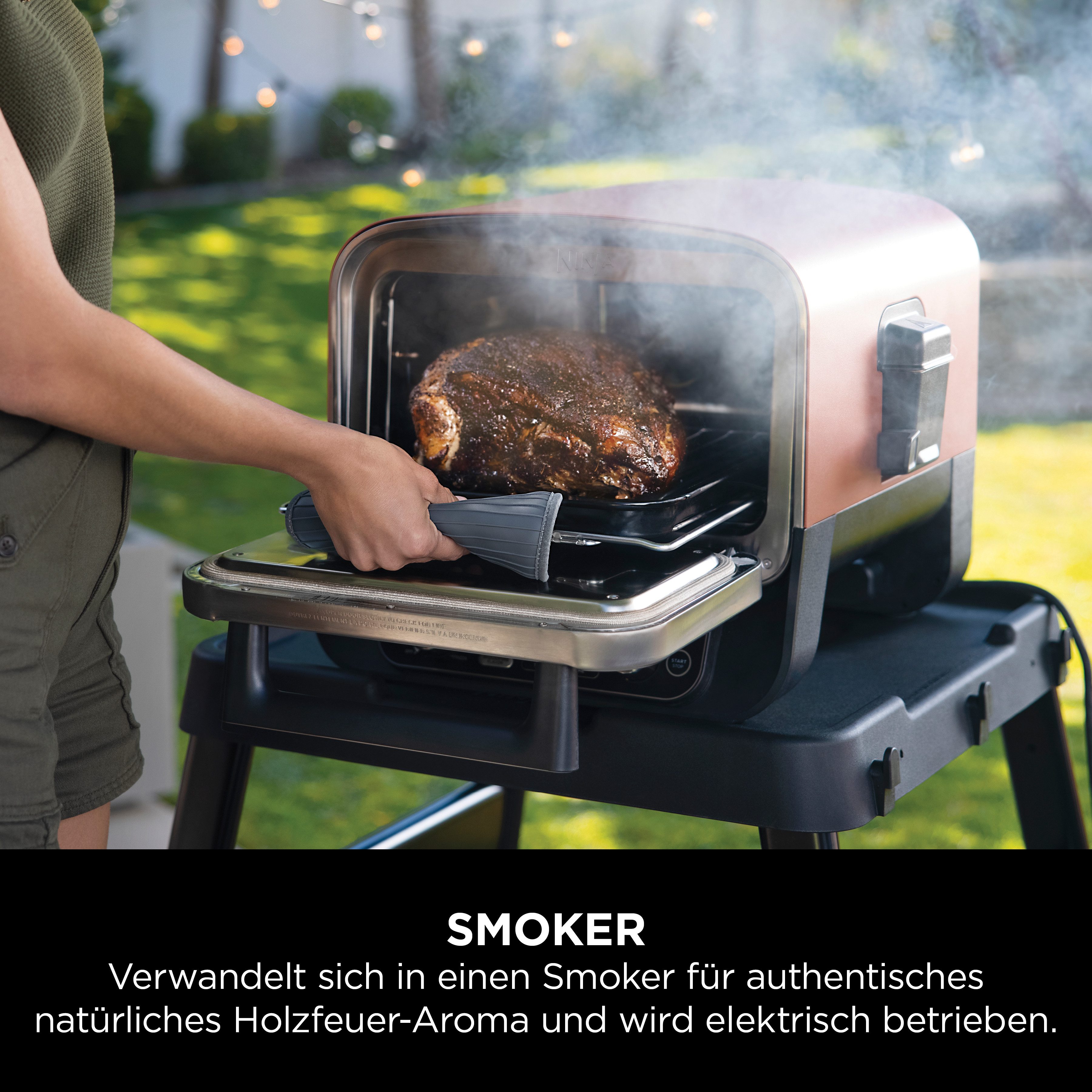 NINJA Multifunctionele oven OO101EU, Elektrische Outdoor pizzaoven en roker, 8-in-1: Pizza Bakken, Max Roast, grillen, bakken/roosteren, roken, drogen & warmhouden