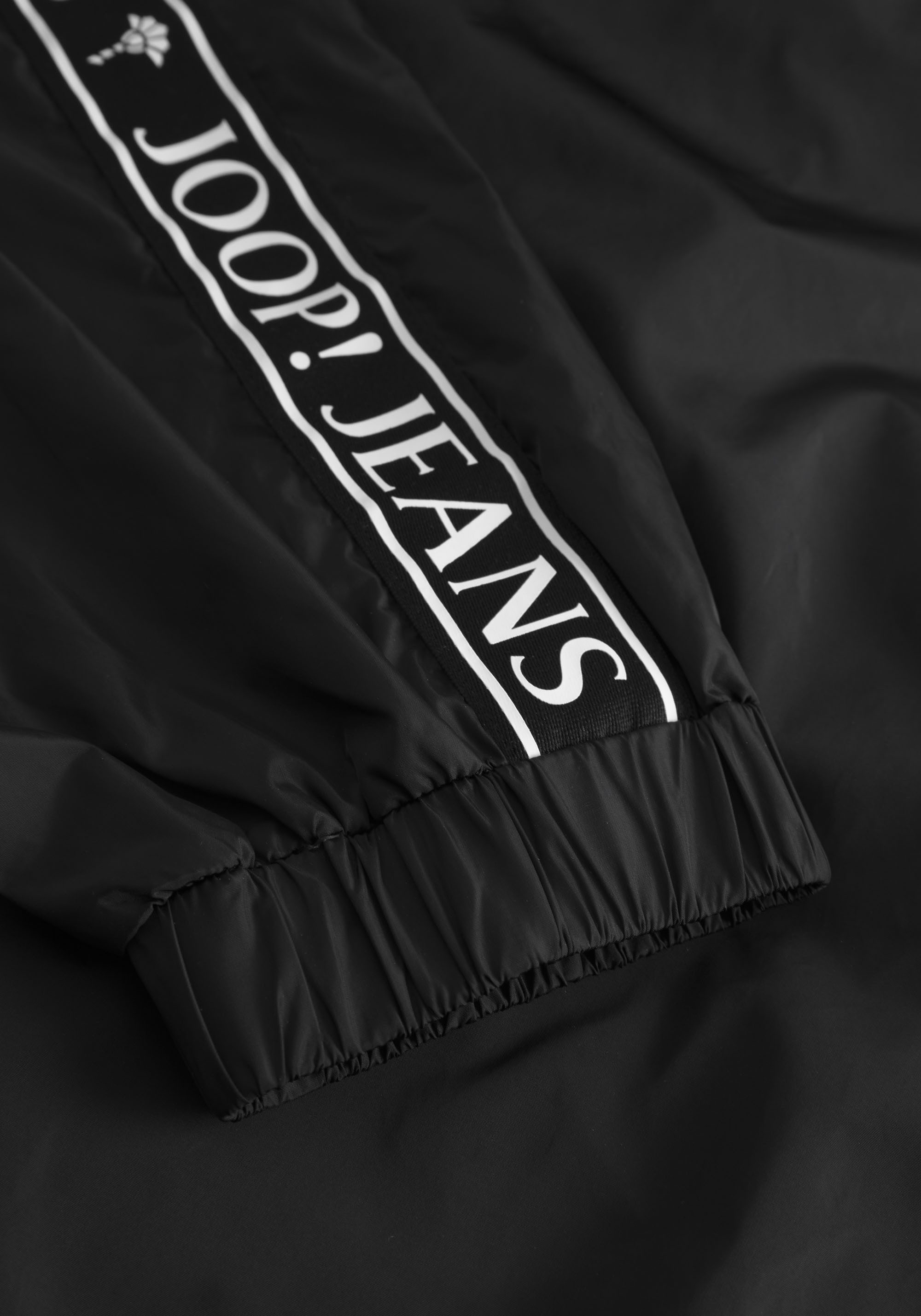 Joop Jeans Outdoorjack Onyx met logostreep op de mouw