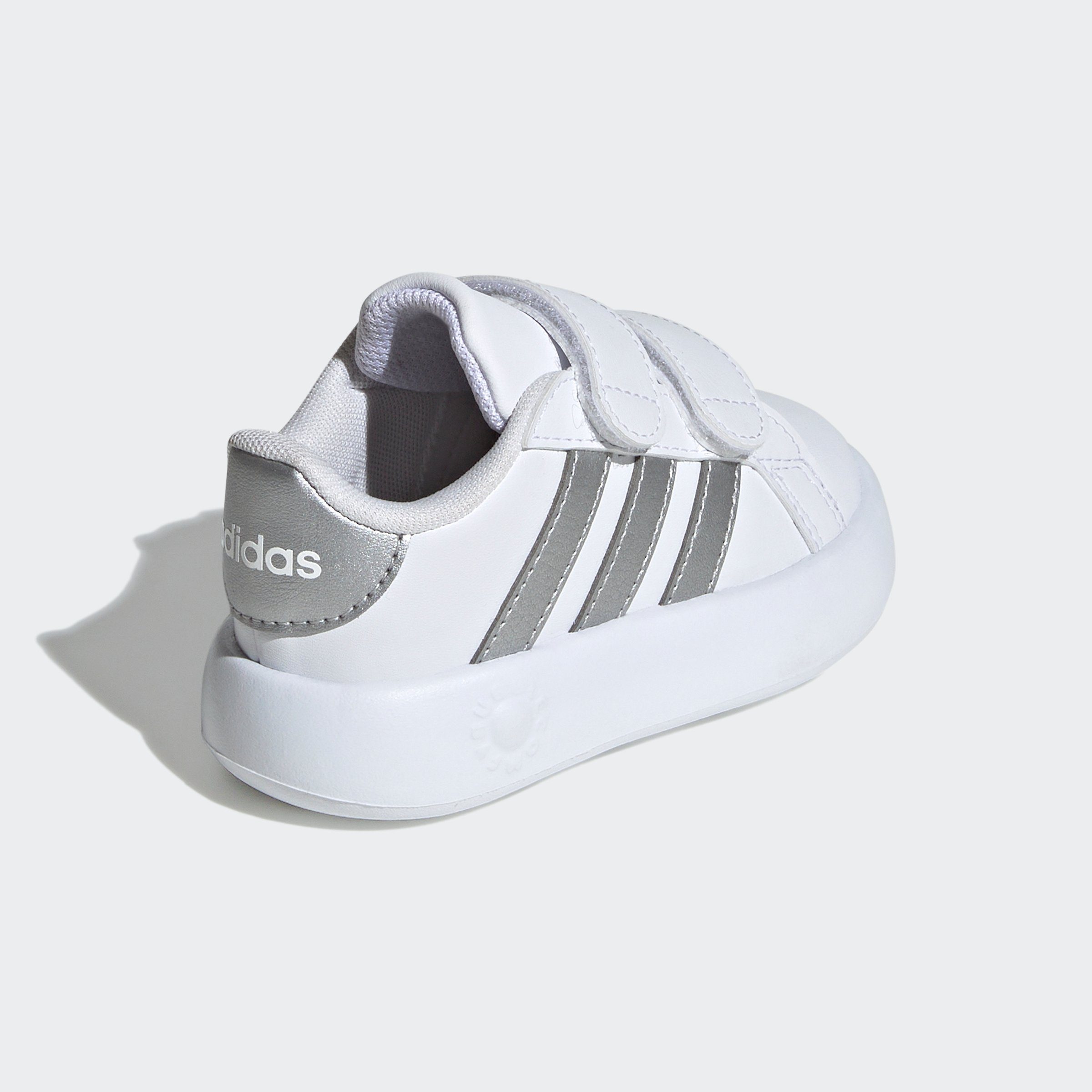 adidas Sportswear Klittenbandschoenen GRAND COURT 2.0 KIDS Design geïnspireerd op de adidas Superstar, voor kinderen